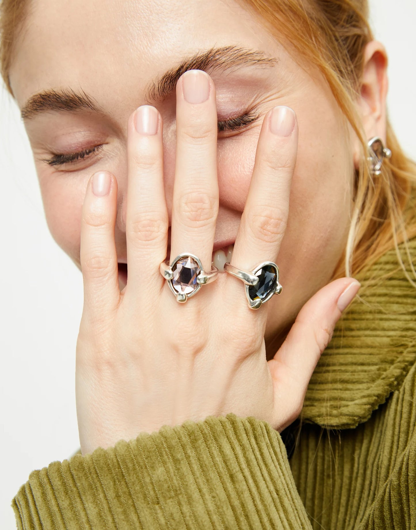 SER DESLUMBRANTE SIL RING BLK CRYSTAL