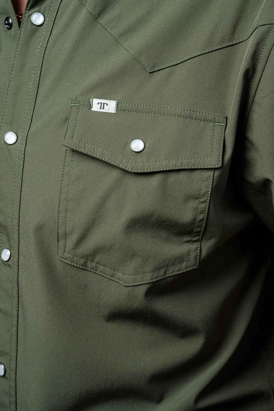 OLIVE SHORT SLEEVE SNAP SHIRT