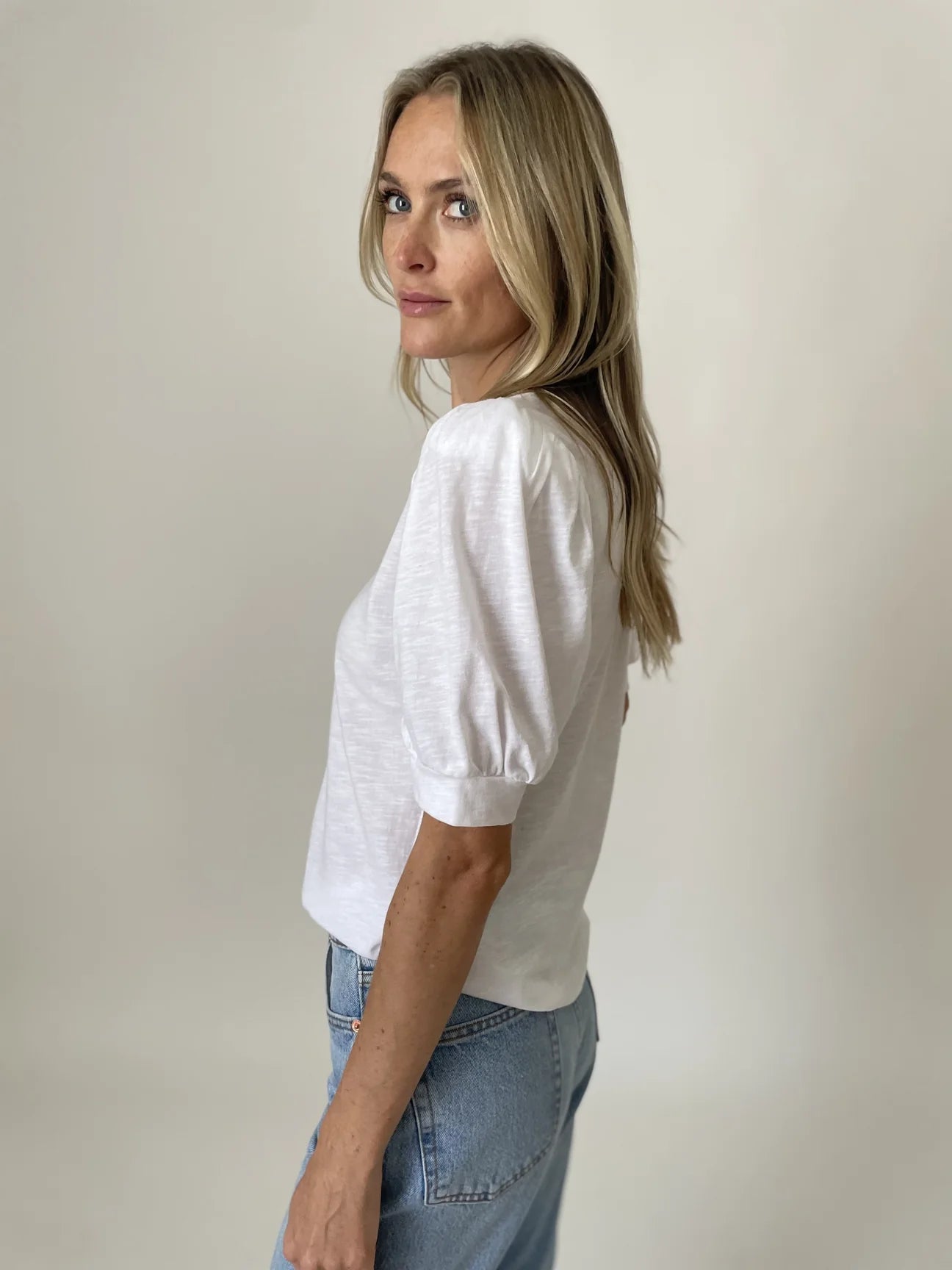 WHITE KIRA PUFFED SLEEVE TEE