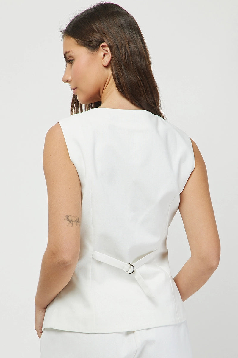 WHITE SLEEVELESS LINEN VEST