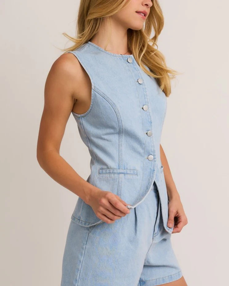 LIGHT WASH DENIM BUTTON TOP