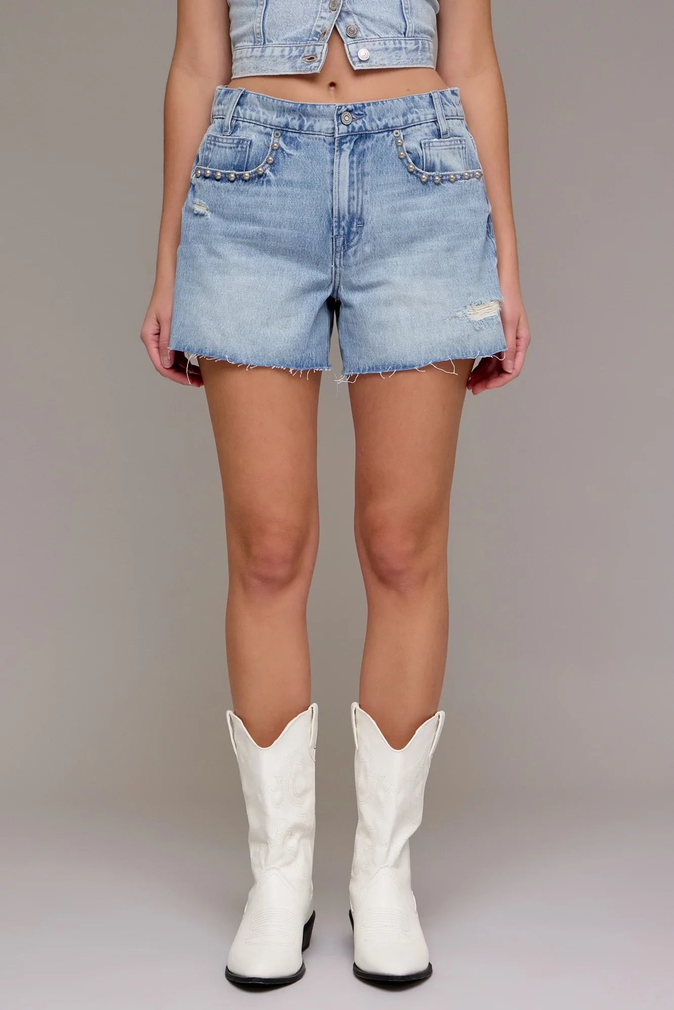 KAYLA SHORTS WITH STUDS