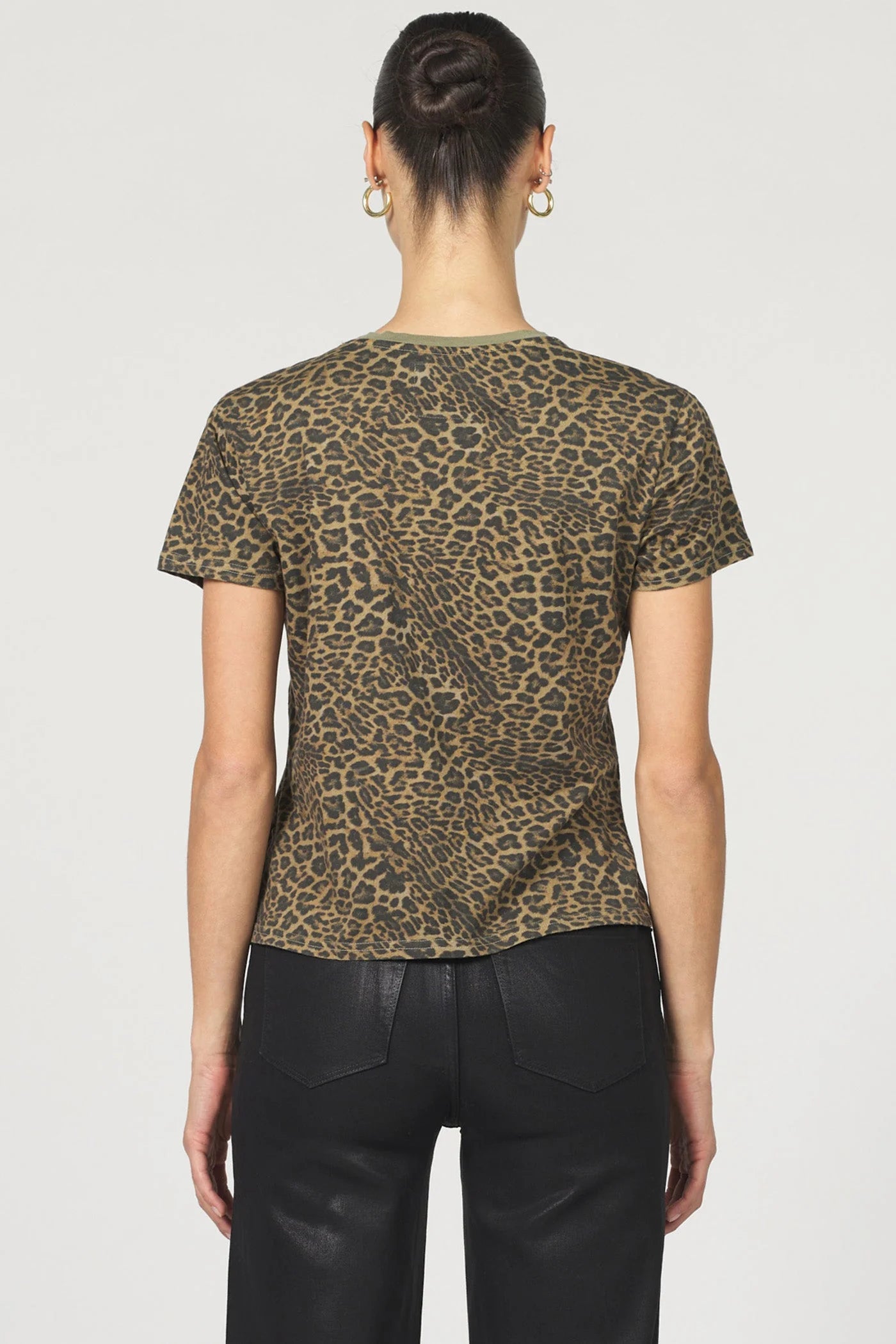 VETIVER LEOPARD UNITY TEE