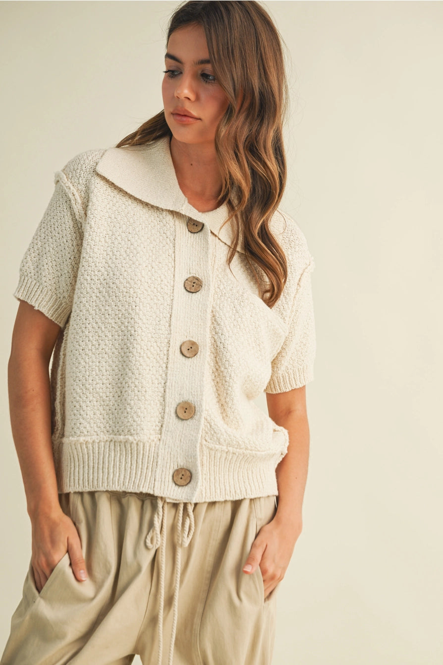 CREAM SHORT SLEEVE SWEATER TOP