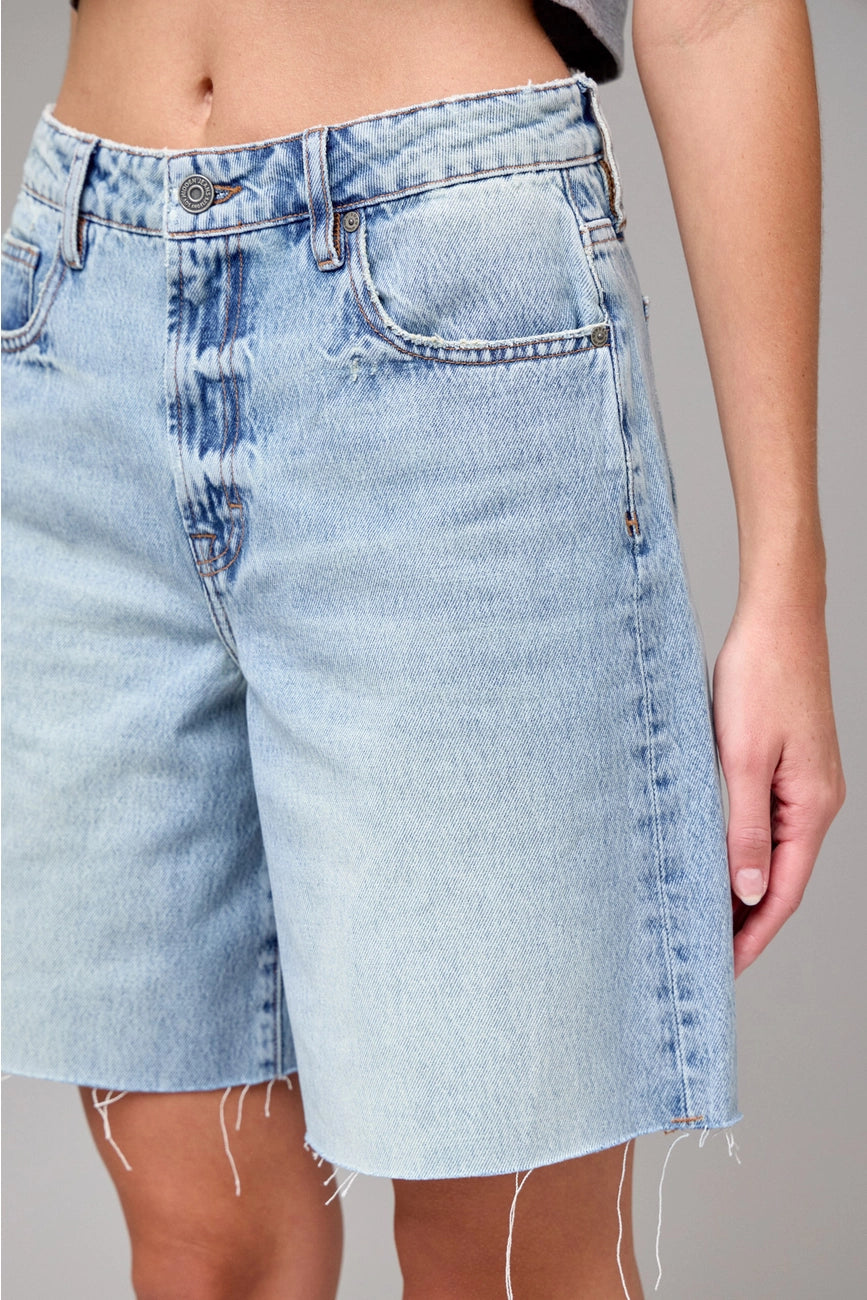 LIGHT WASH BERMUDA SHORTS