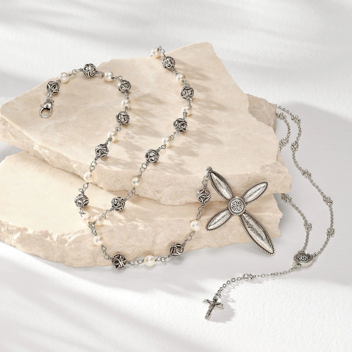 FERRARA LA CRIMA ROSARY NECKLACE