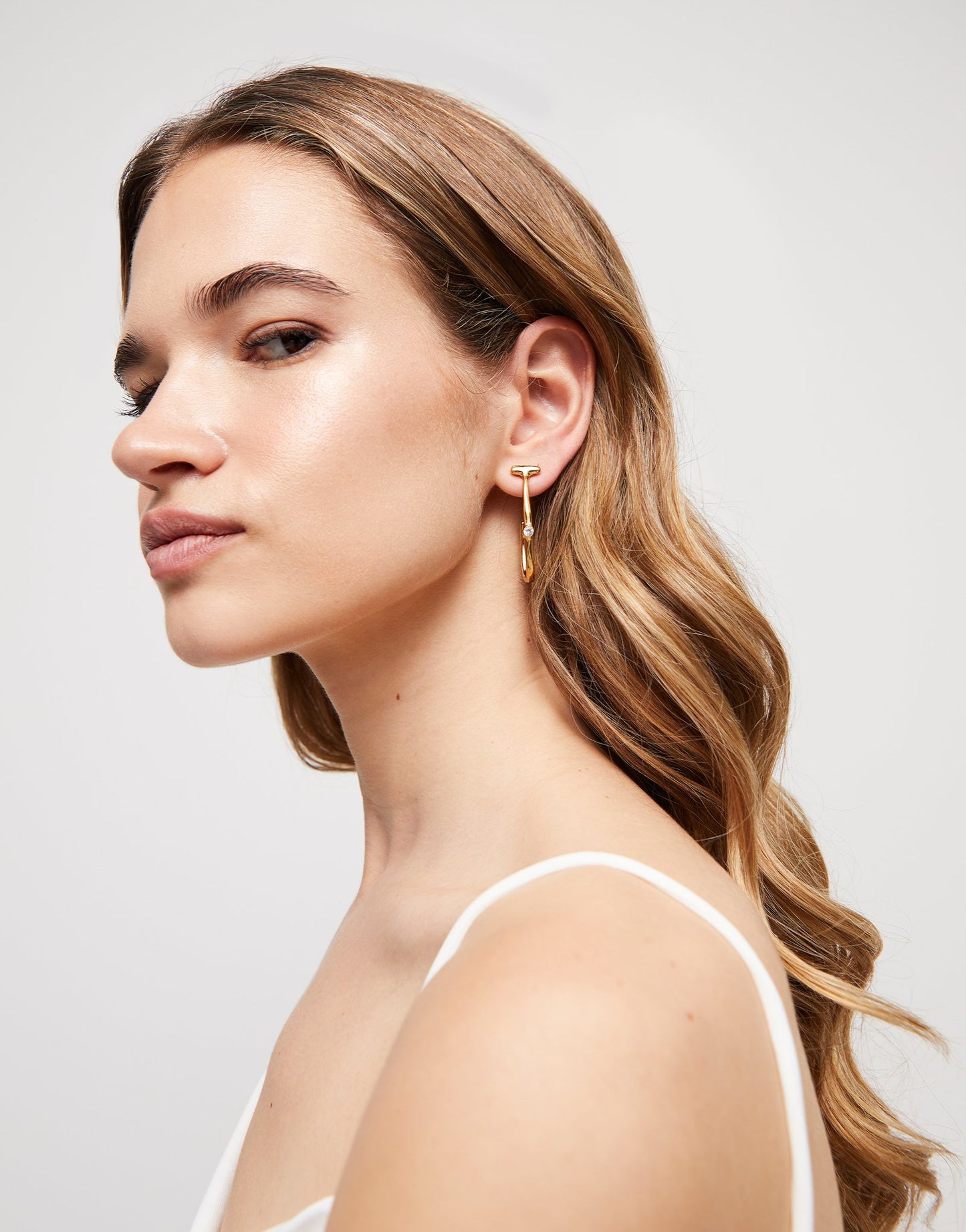 SER INDOMABLE GOLD HOOPS