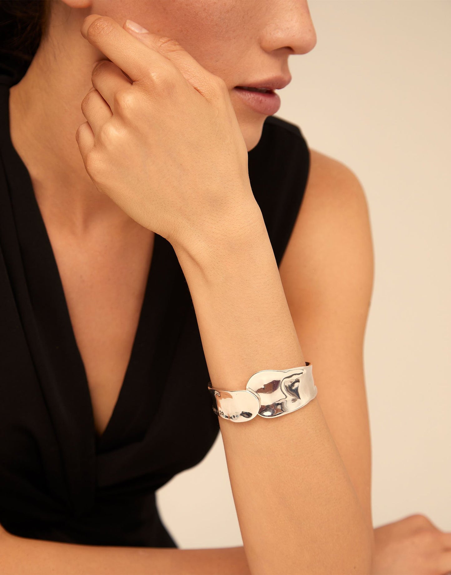 OLAS SILVER CUFF BRACELET