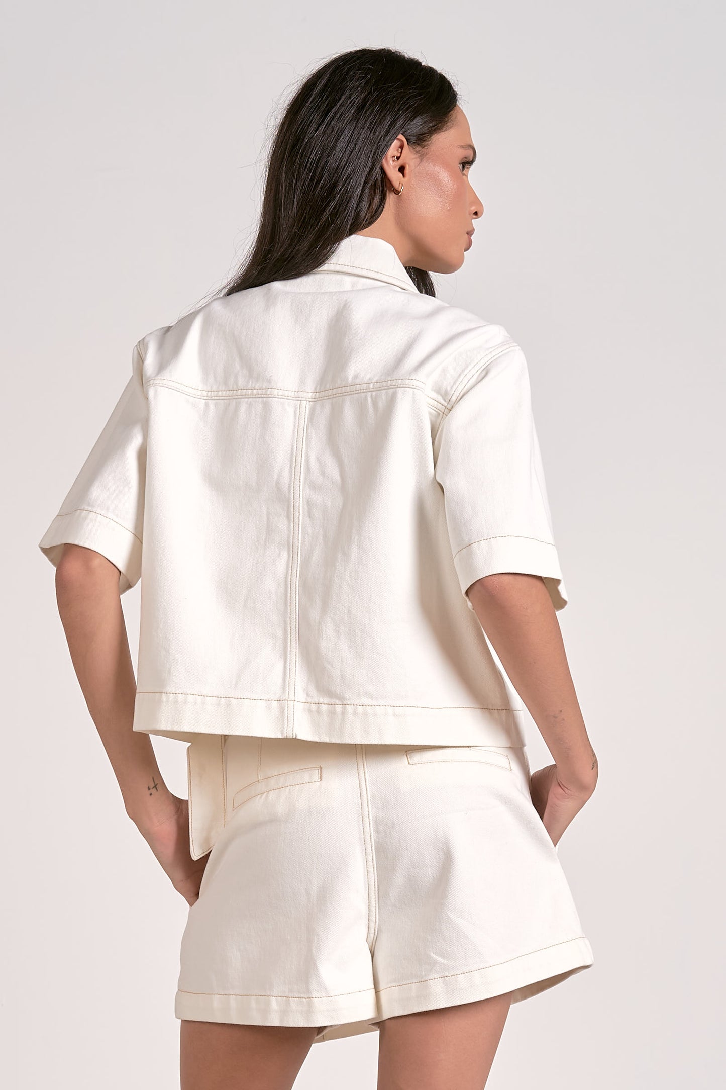 CREAM BLAZER TOP