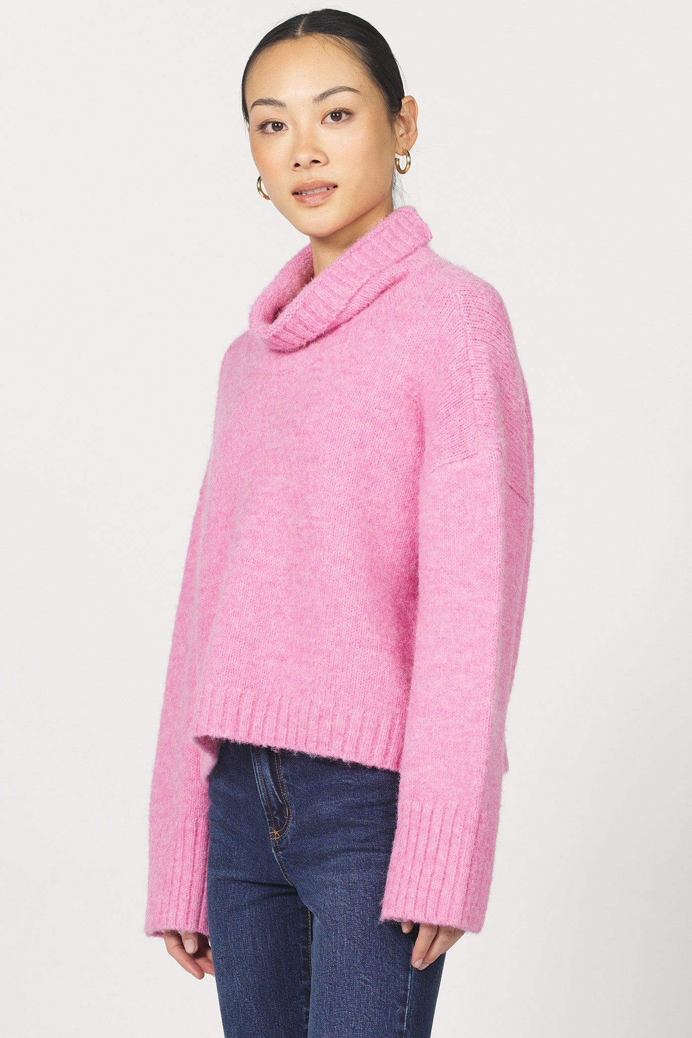 EVANGELINE SWEATER