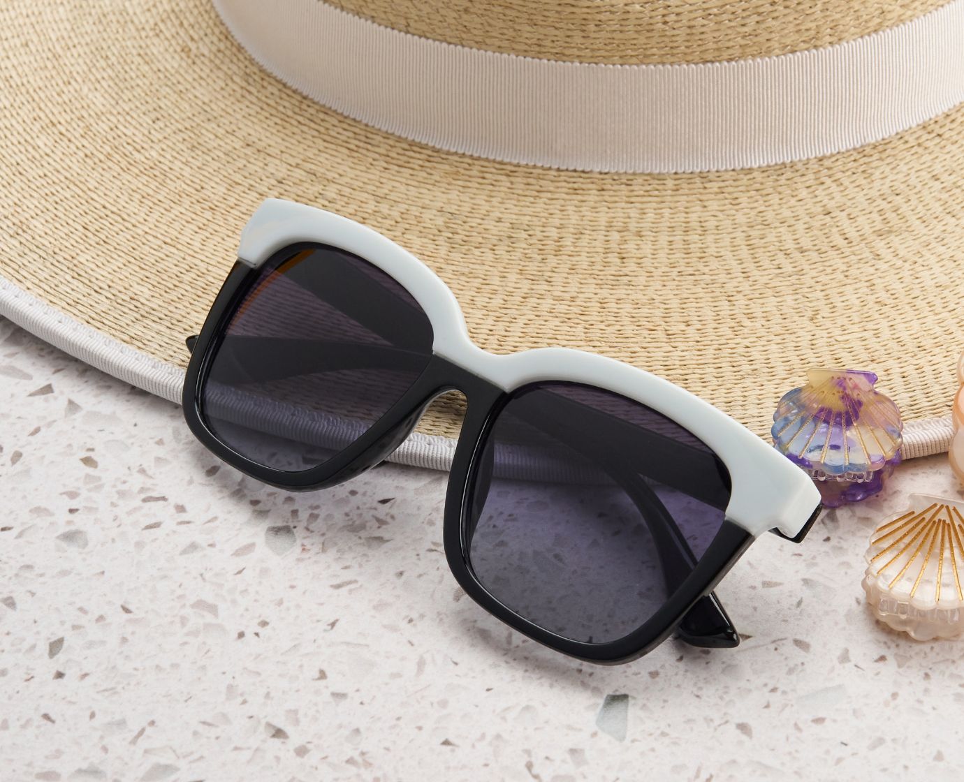 FRENCHY BLK/WHT SUNGLASSES