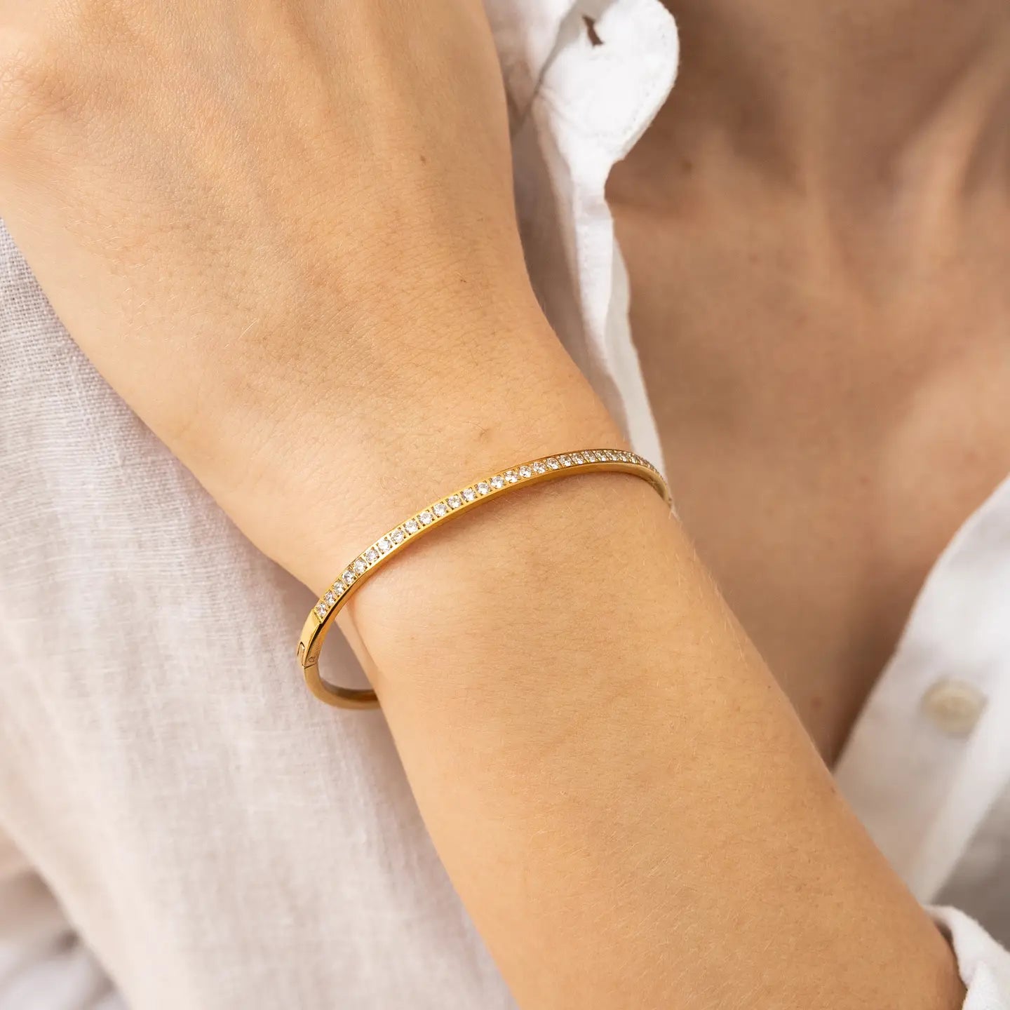 GOLD LINED DIAMOND BANGLE