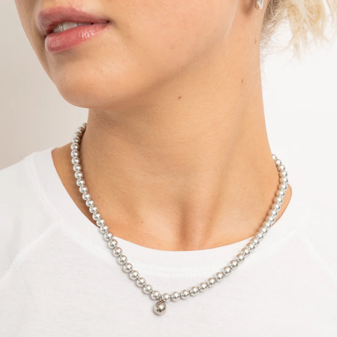SILVER PEARLS NECKLACE