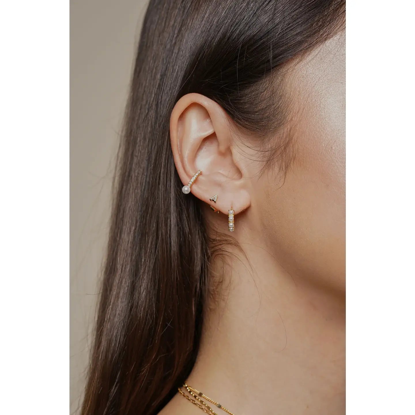 GOLD PEARL EAR CUFF