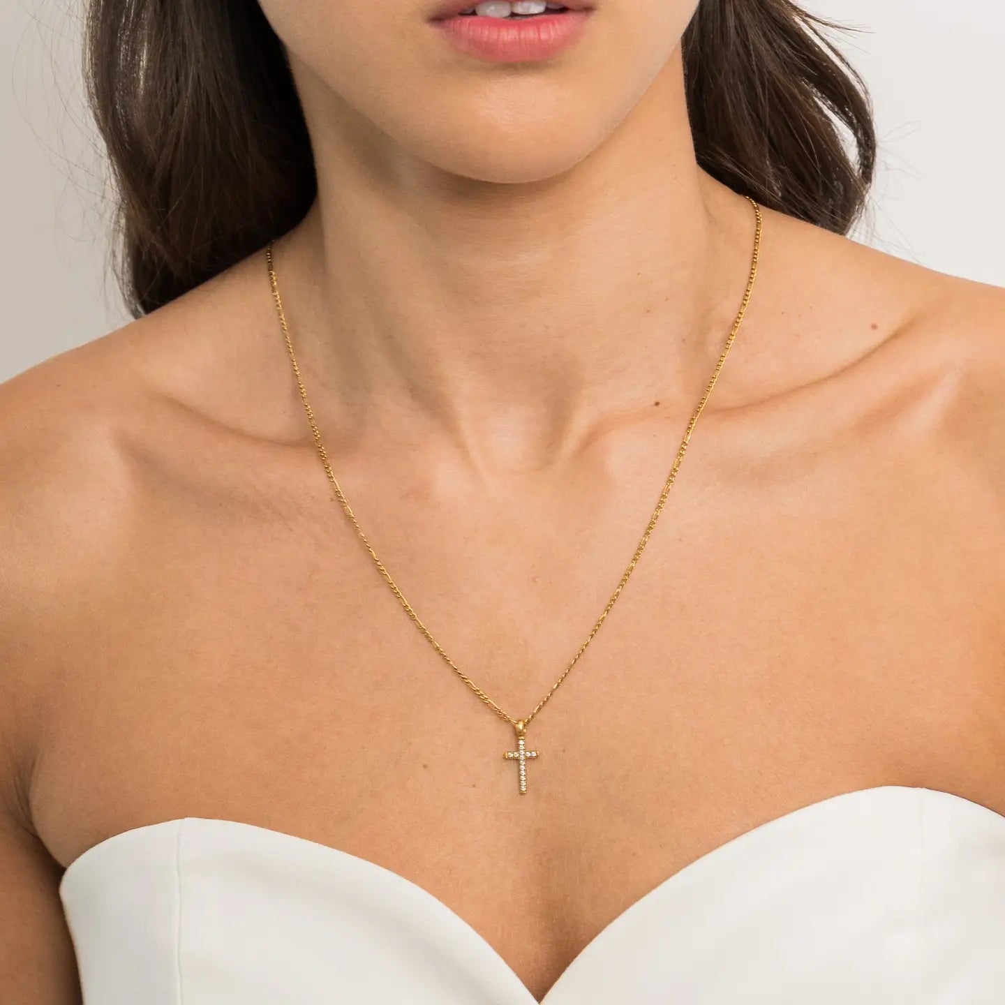 DIAMOND CROSS PENDANT NECKLACE