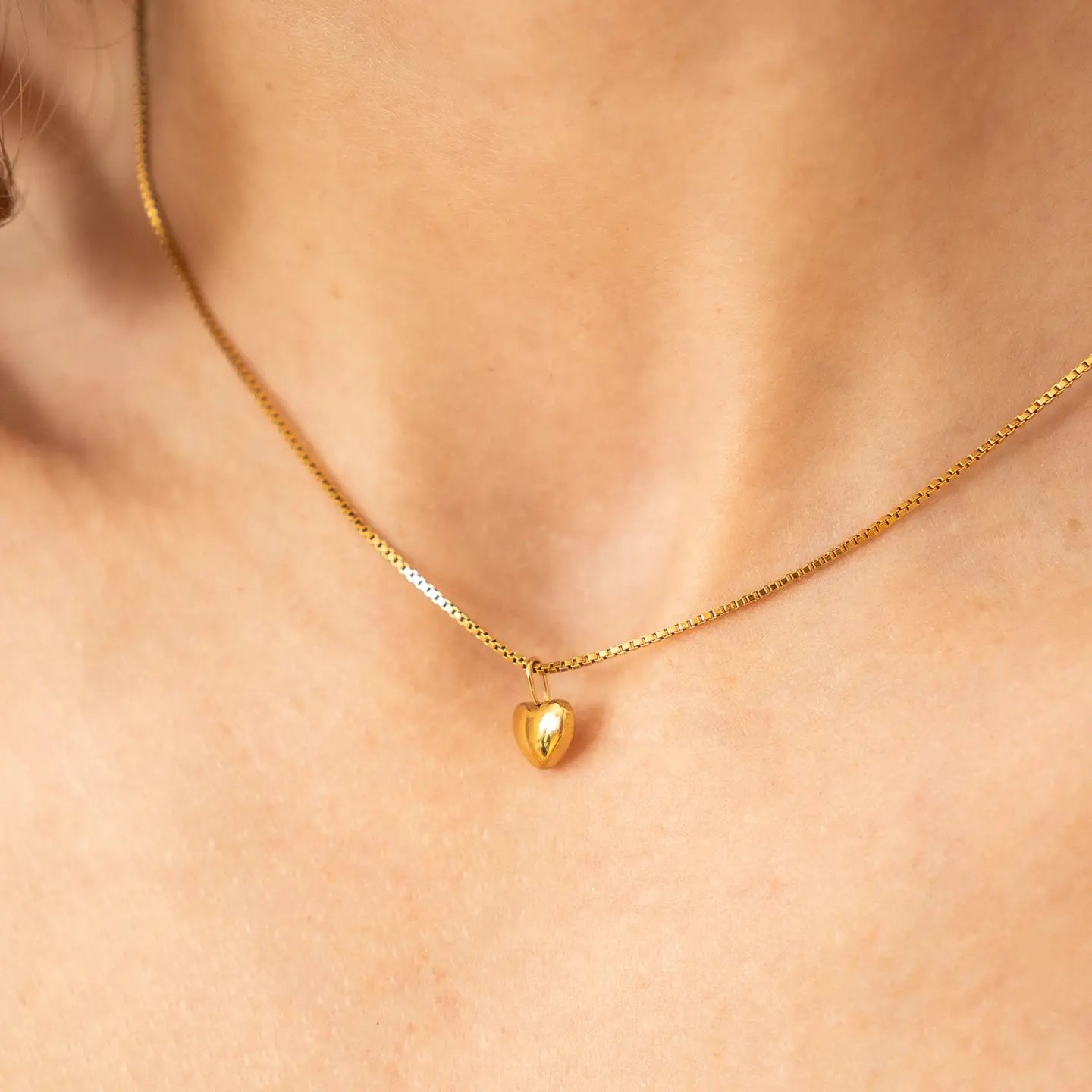 DAINTY GOLD HEART NECKLACE