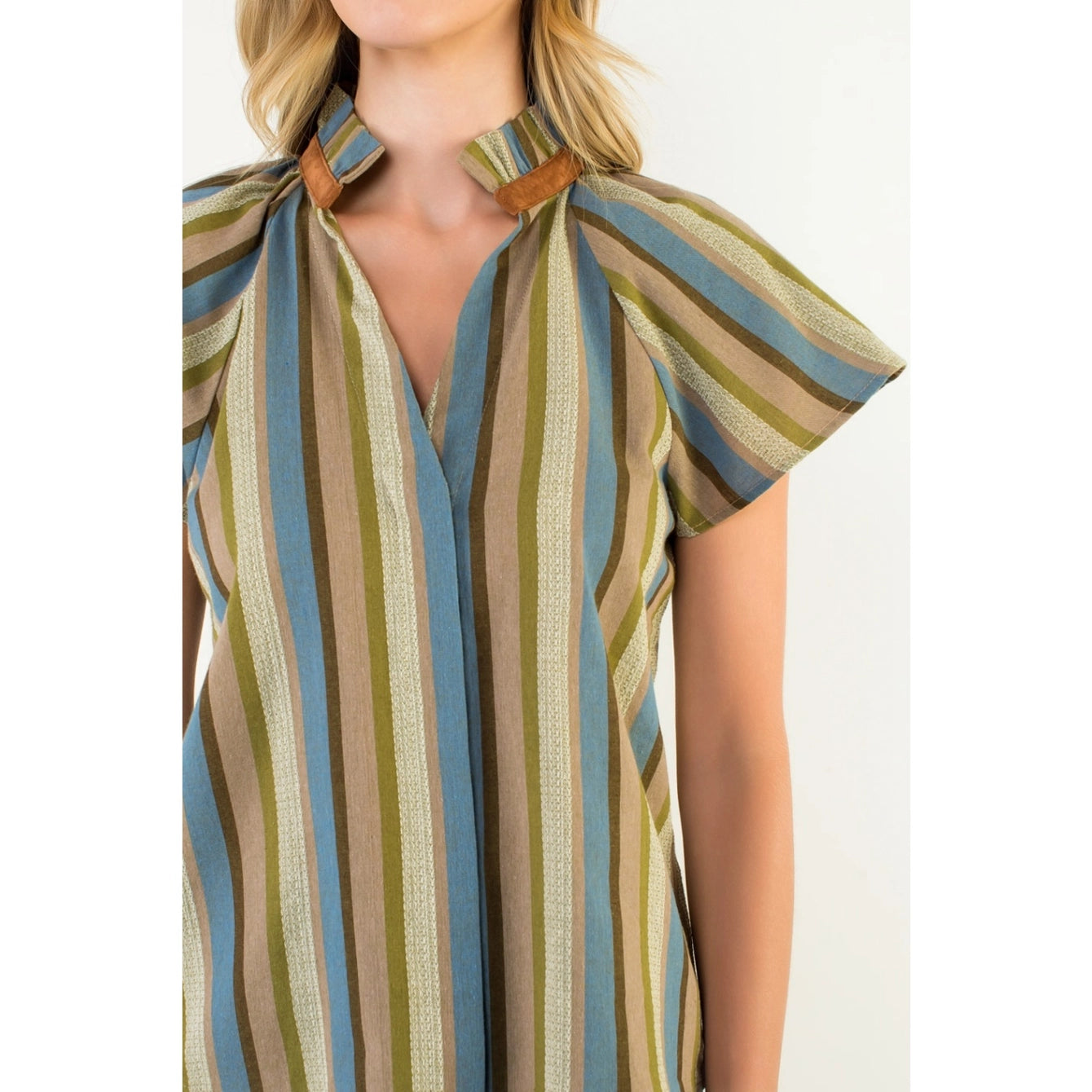 STRIPED DETAIL V-NECK TOP