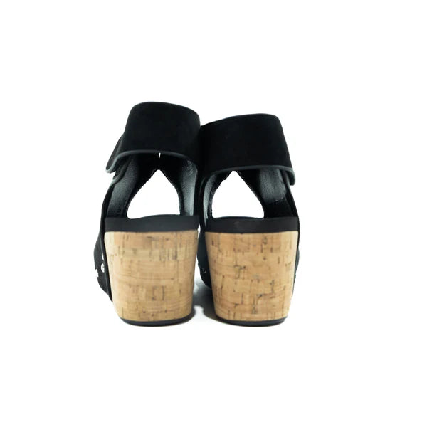 BLACK FRISKY WEDGE