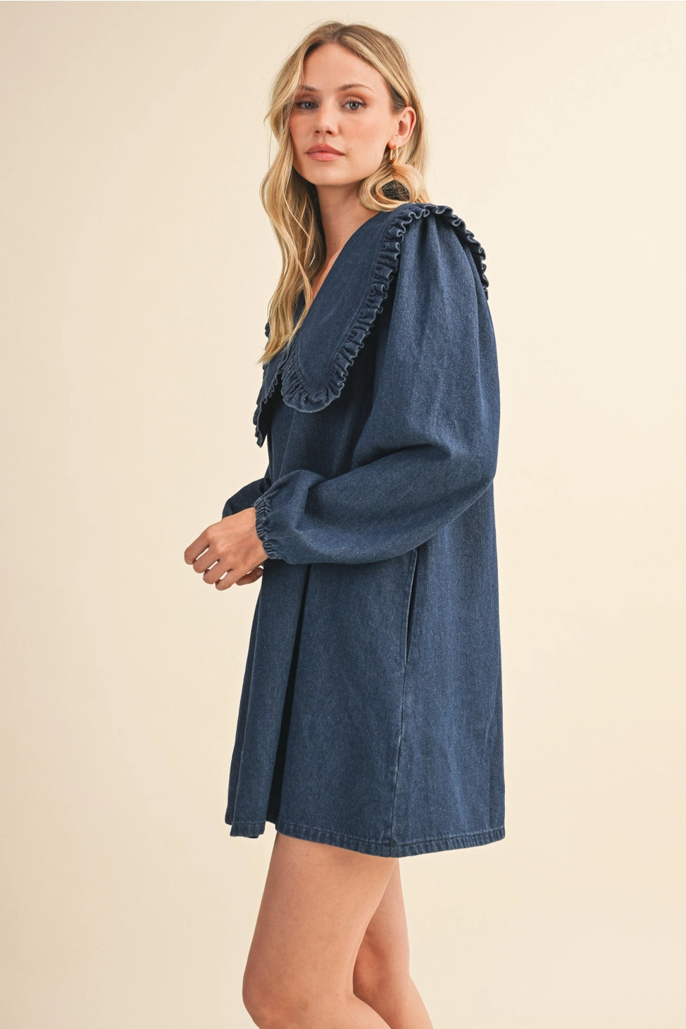 OVERSIZED RUFFLE COLLAR DRESS