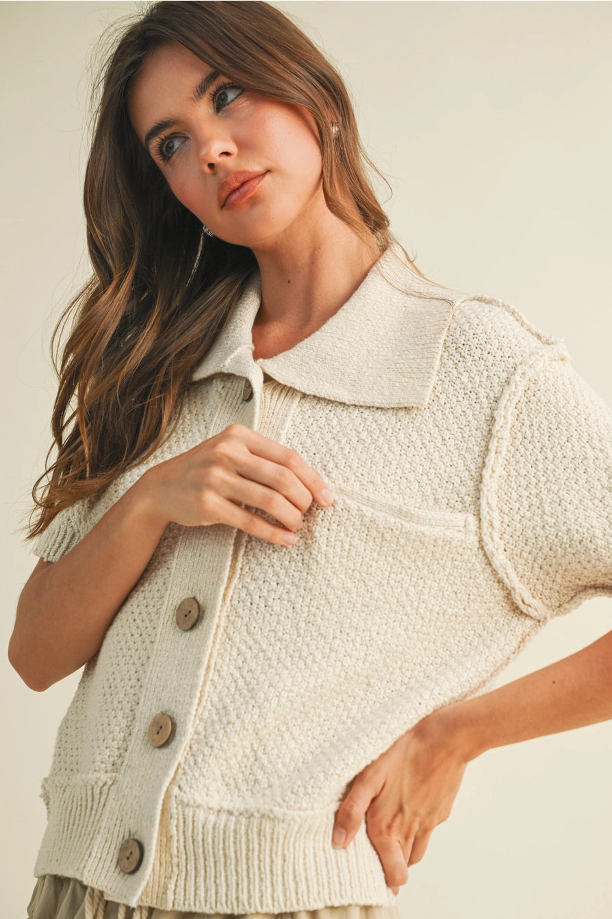 CREAM SHORT SLEEVE SWEATER TOP