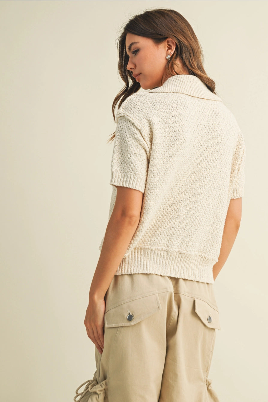 CREAM SHORT SLEEVE SWEATER TOP