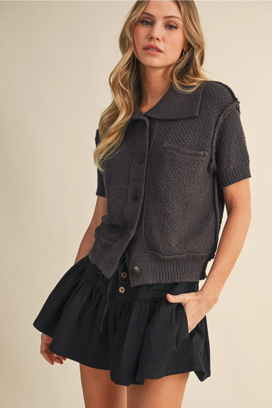 SHORT SLEEVE SWEATER TOP