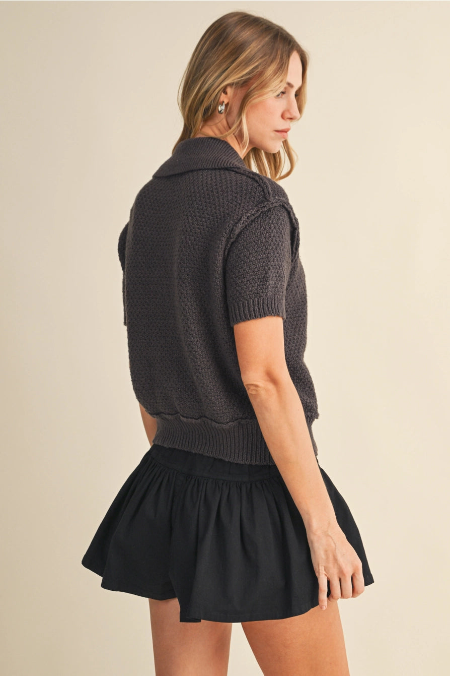 SHORT SLEEVE SWEATER TOP