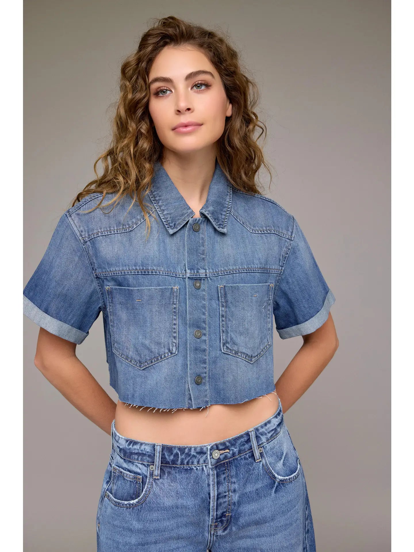 BOXY CROPPED SHIRT