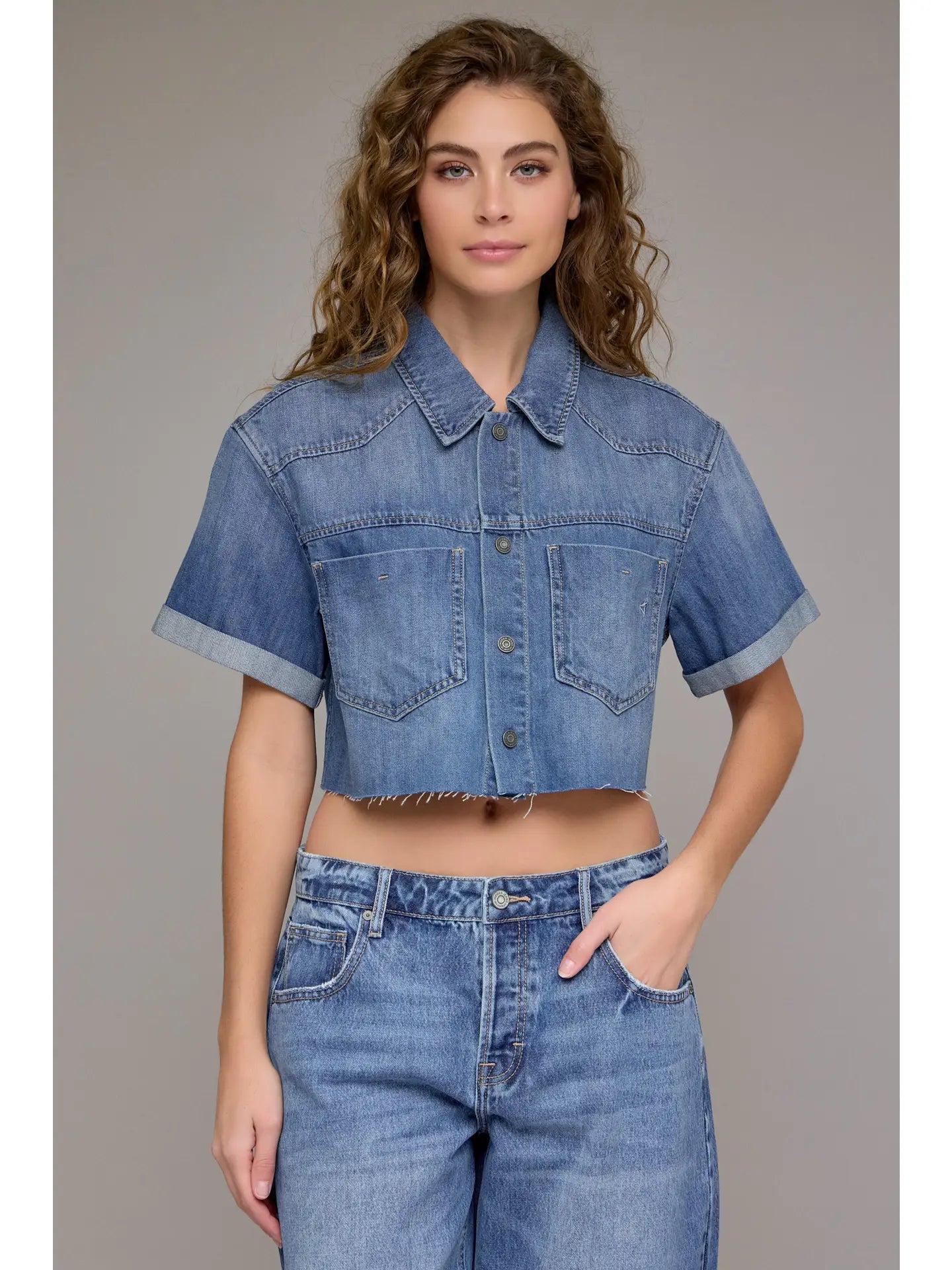 BOXY CROPPED SHIRT