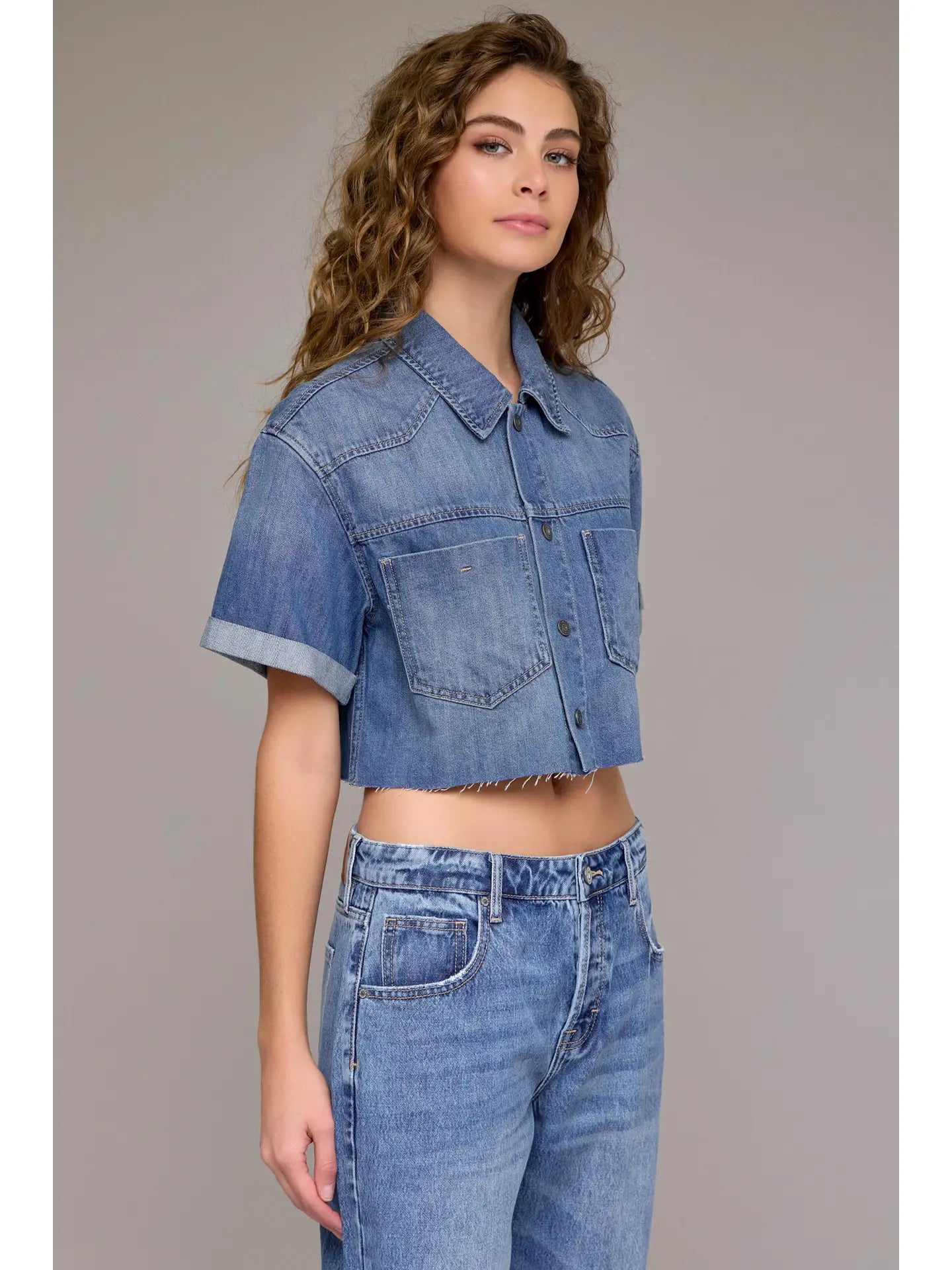 BOXY CROPPED SHIRT