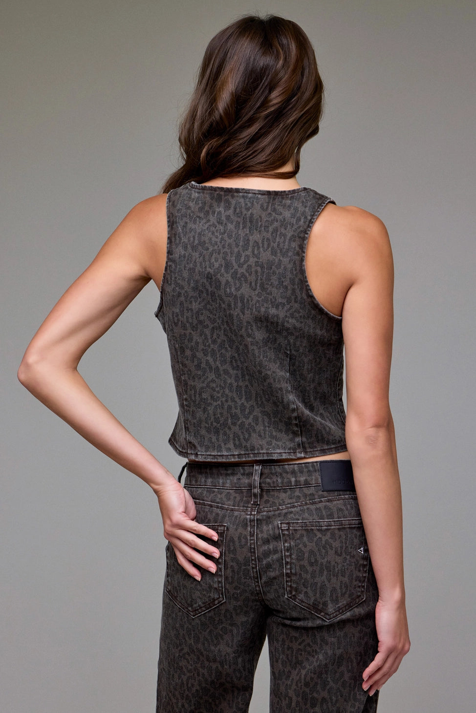 SQUARE NECK CHEETAH VEST
