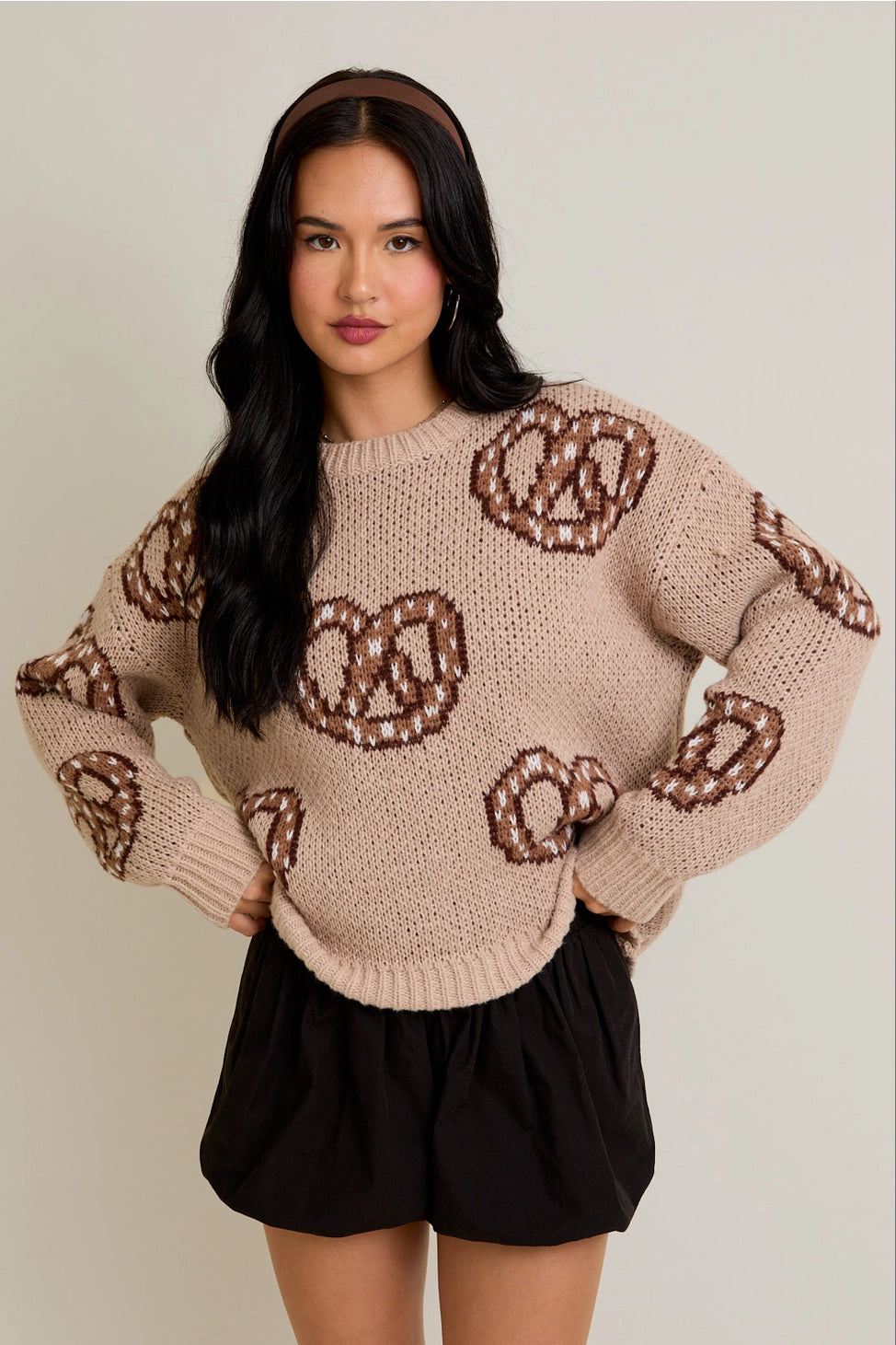 CREW NECK PRETZEL SWEATER