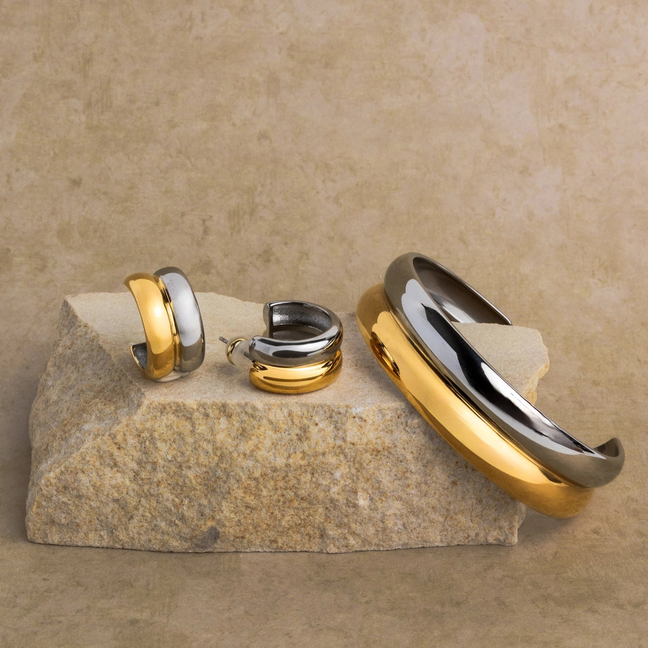 TWIN TWO-TONE CUFF