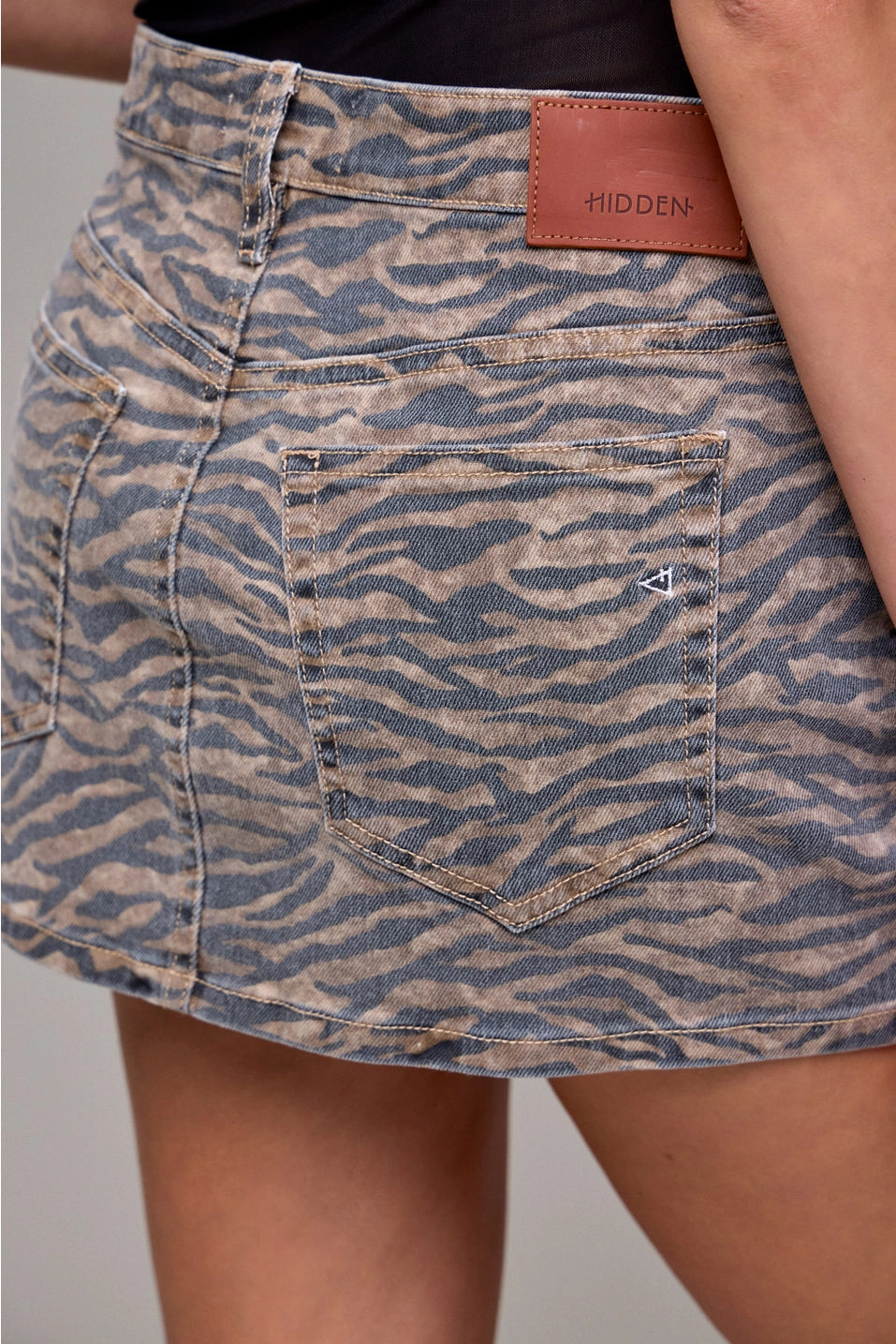 TIGER PRINT MINI SKIRT