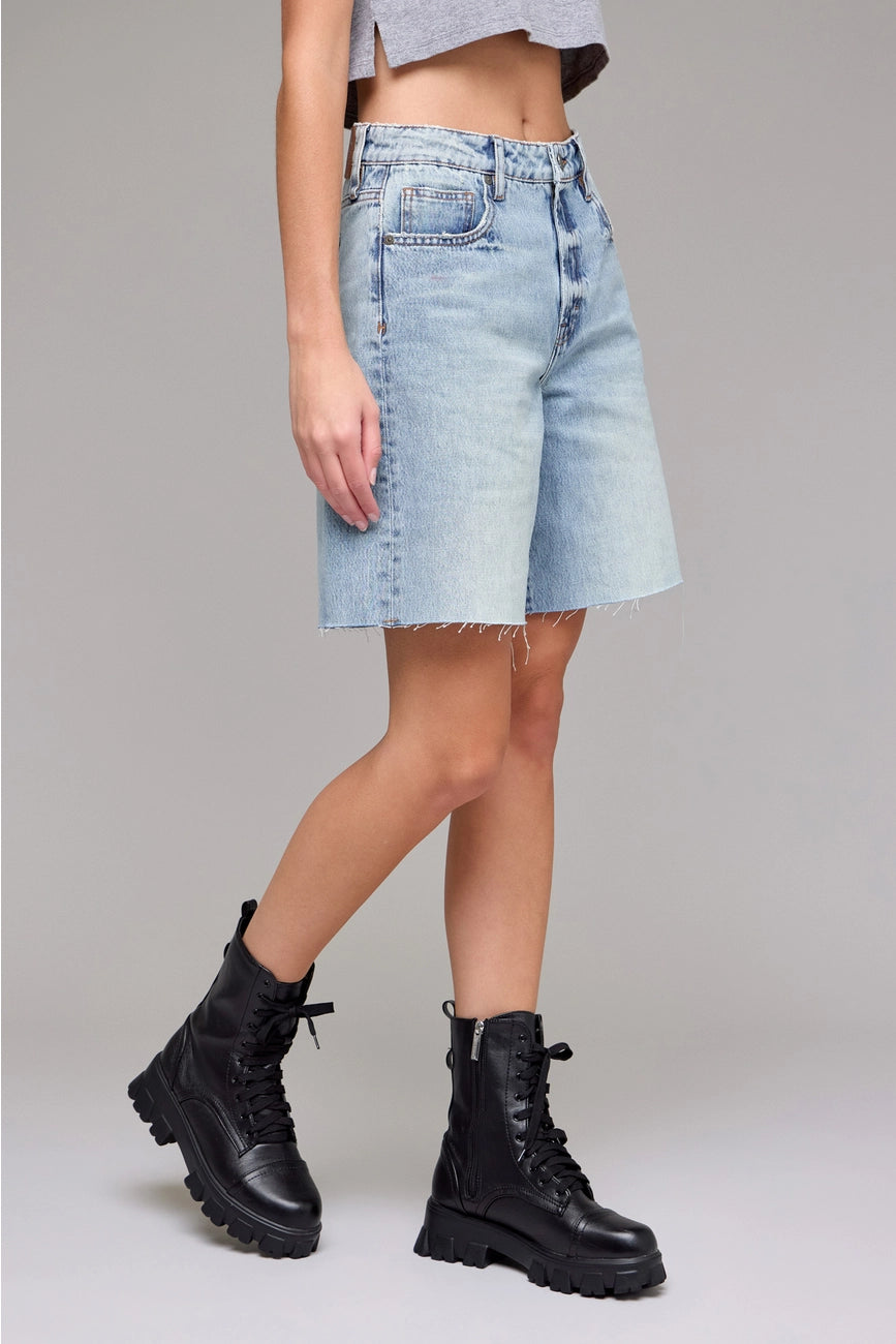 LIGHT WASH BERMUDA SHORTS