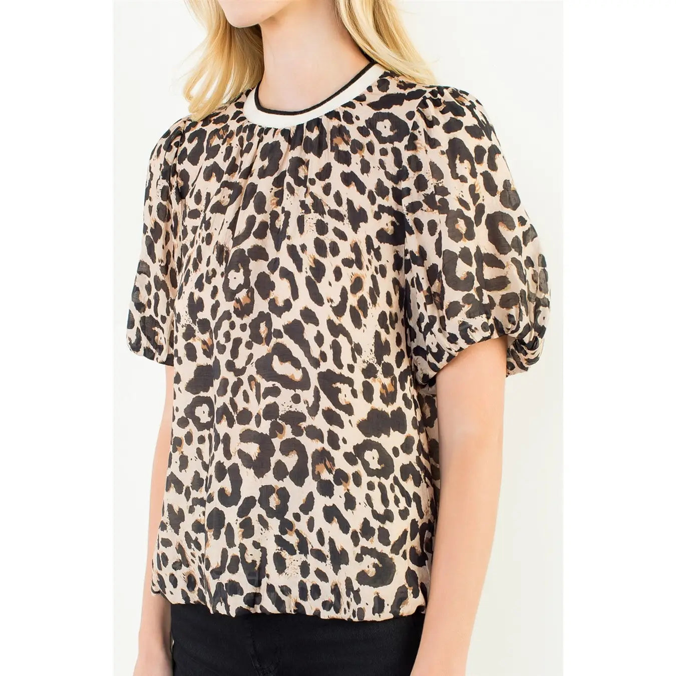 FLOWY PUFF SLEEVE ANIMAL PRINT TOP