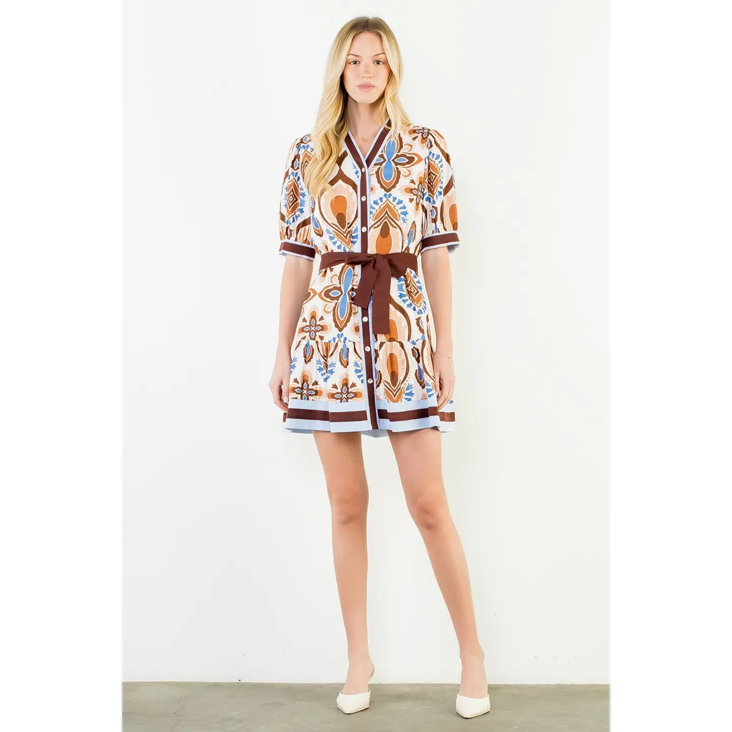 BUTTON PRINTED SHORT DRESS WITH TIE WAIST