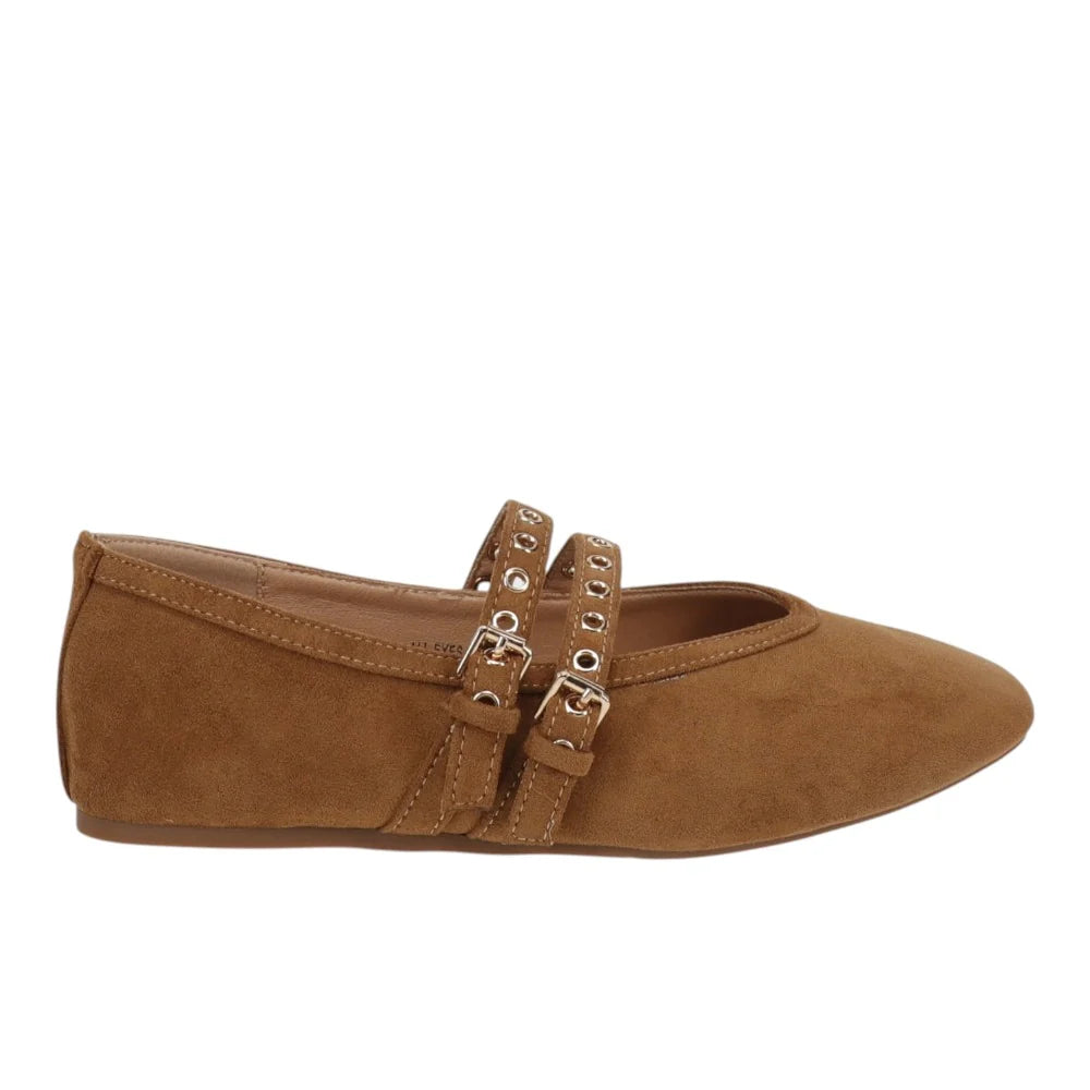 ALL EYES ON ME FLATS