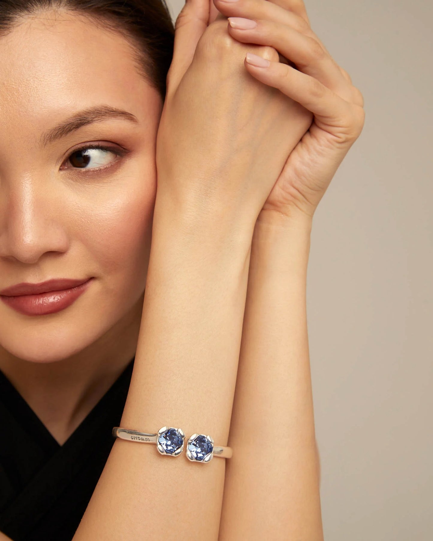 AURA BLUE HINGE BRACELET