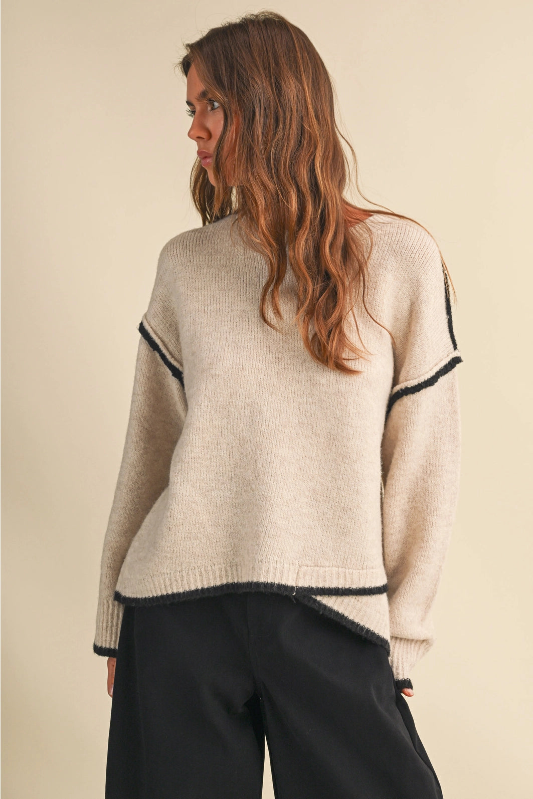SWEATER WITH CONTRAST PIPING DETAIL