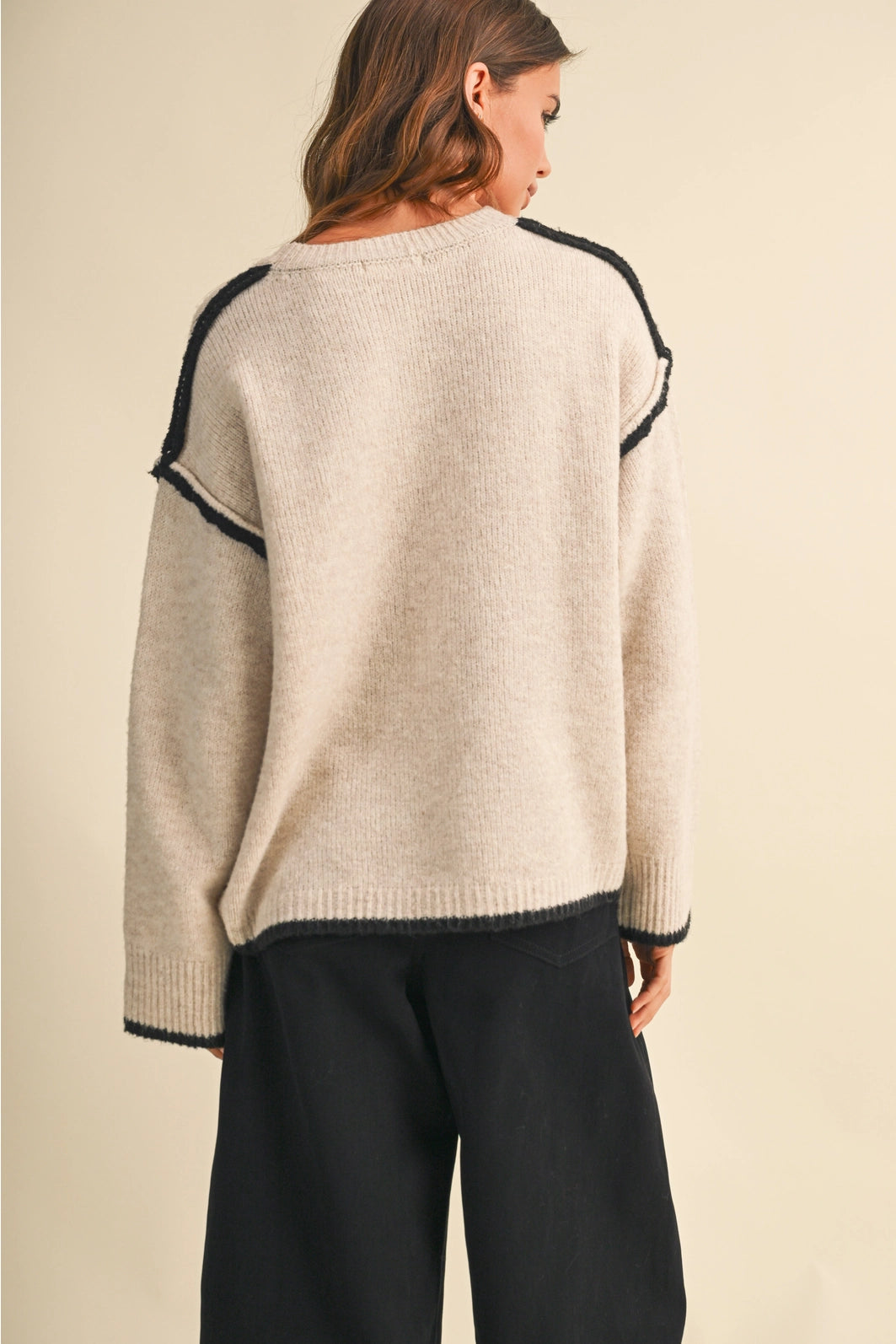 SWEATER WITH CONTRAST PIPING DETAIL