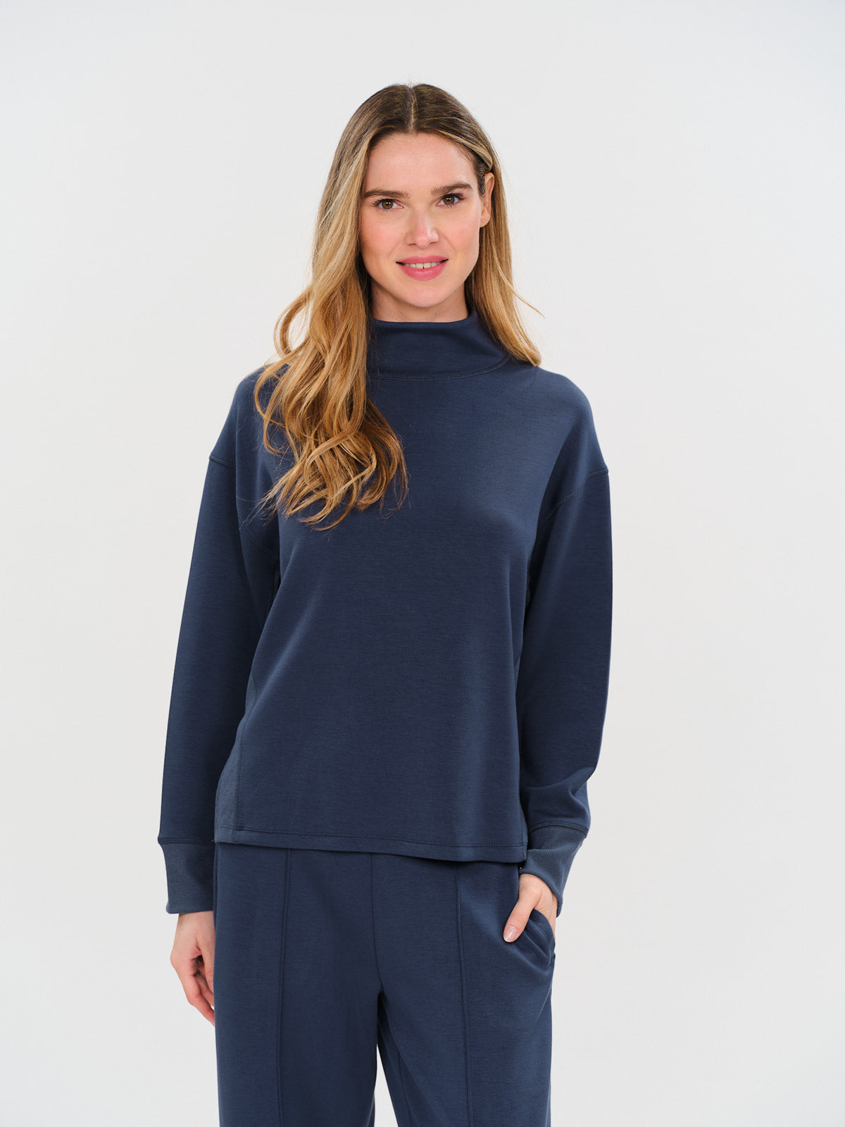 SCUBA MOCK NECK TOP
