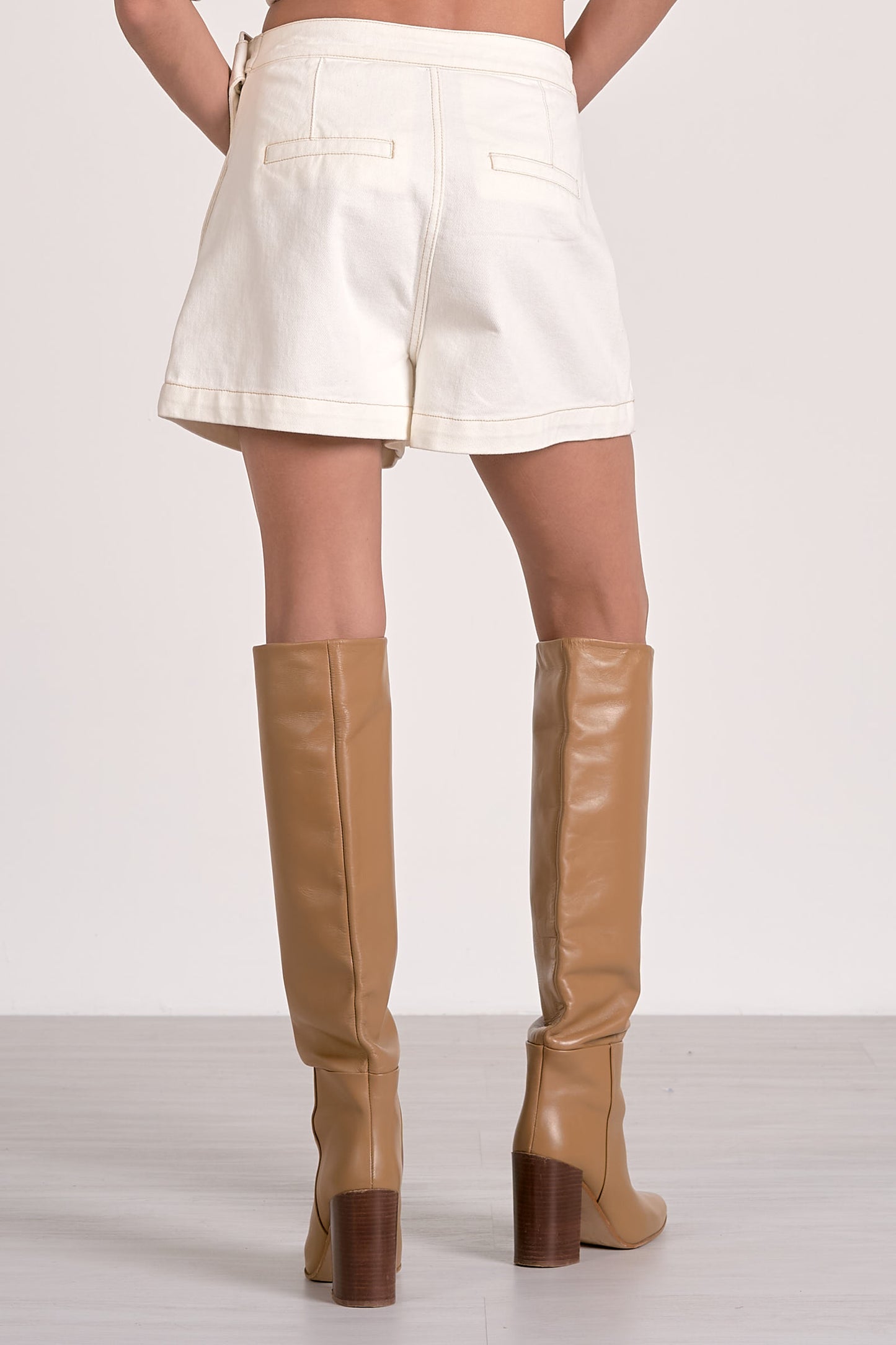 CREAM WRAP SKORT