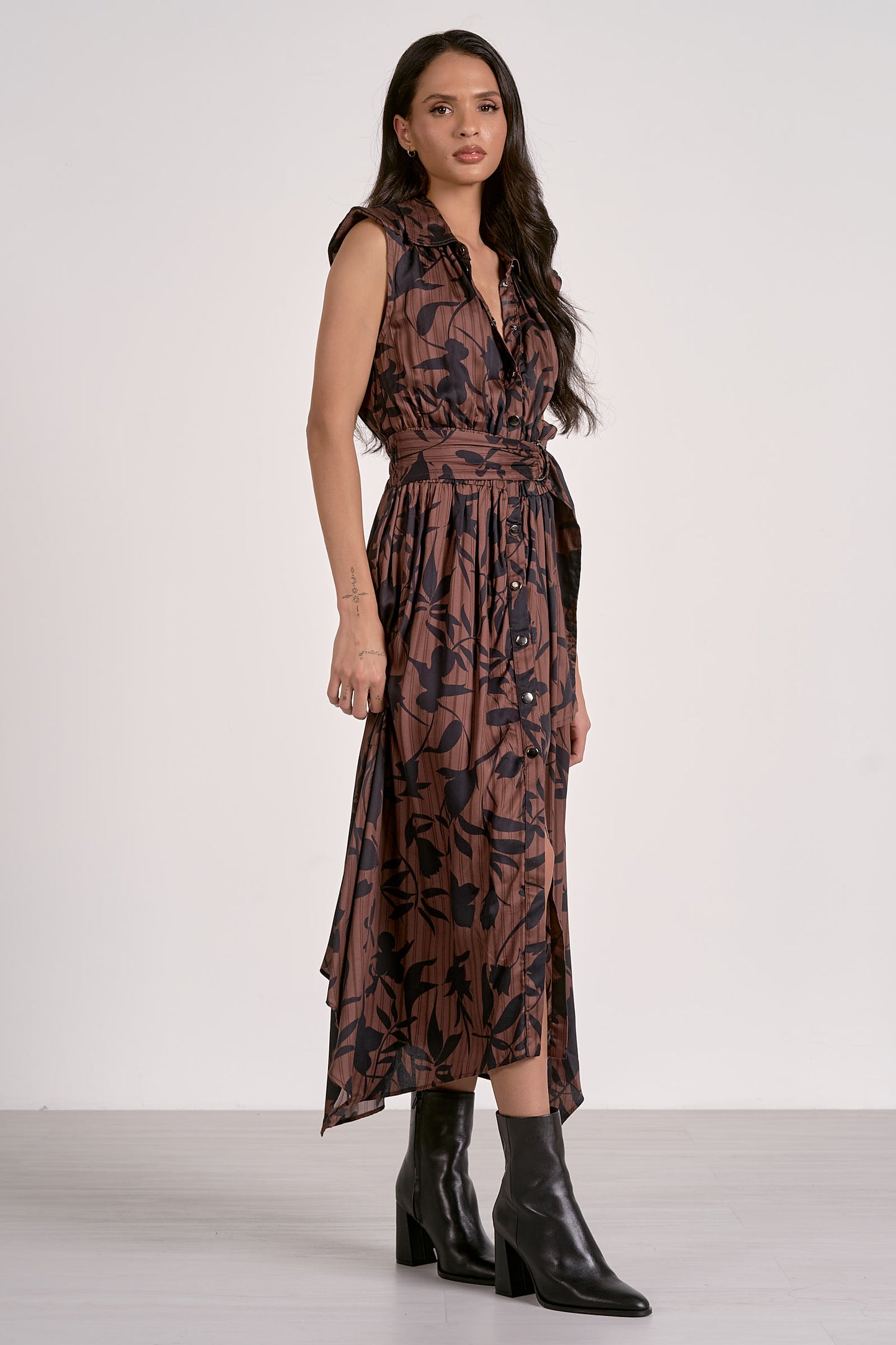 BROWN FOLIAGE BELTED DRESS