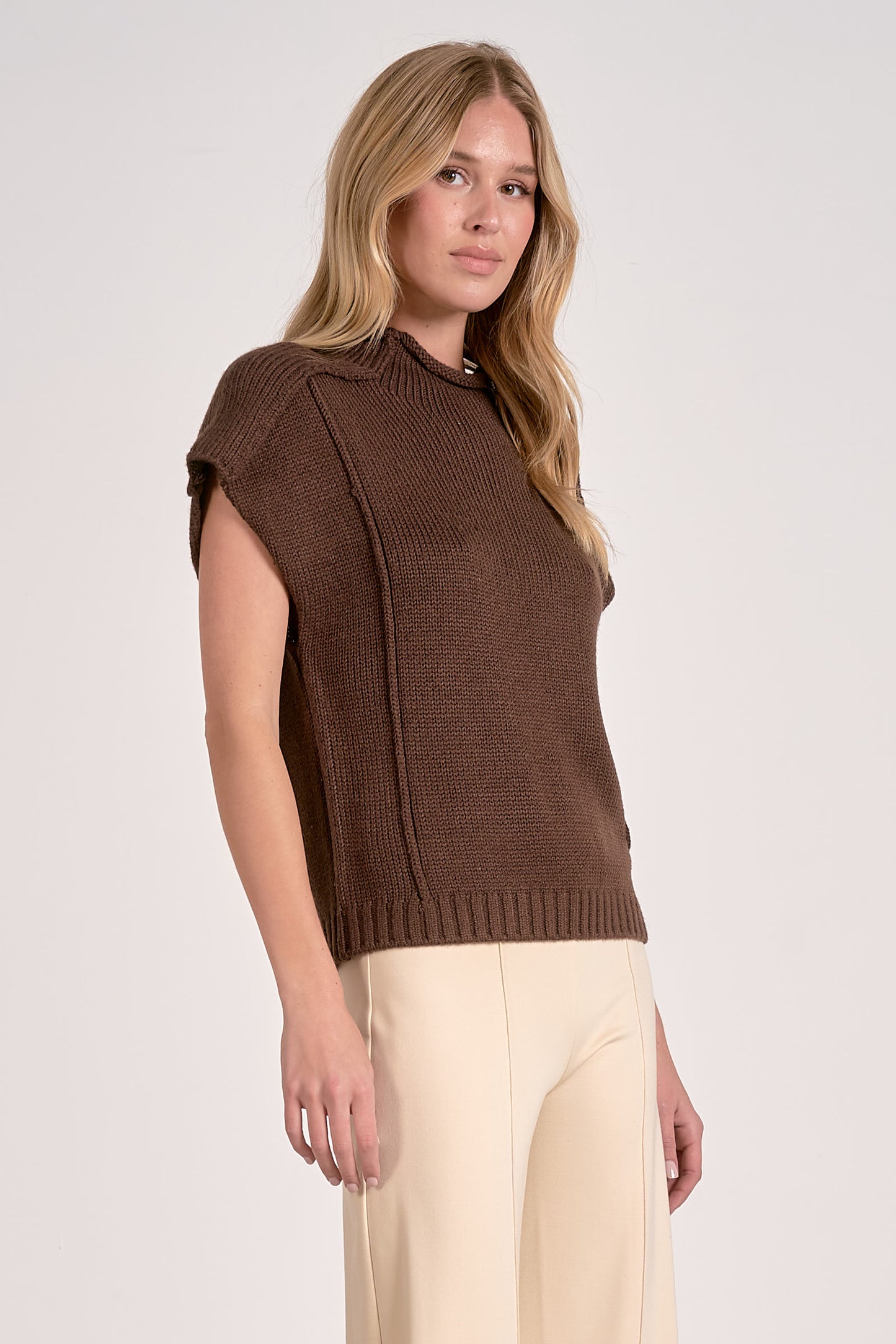 COCOA SHORT SLEEVE SWEATER
