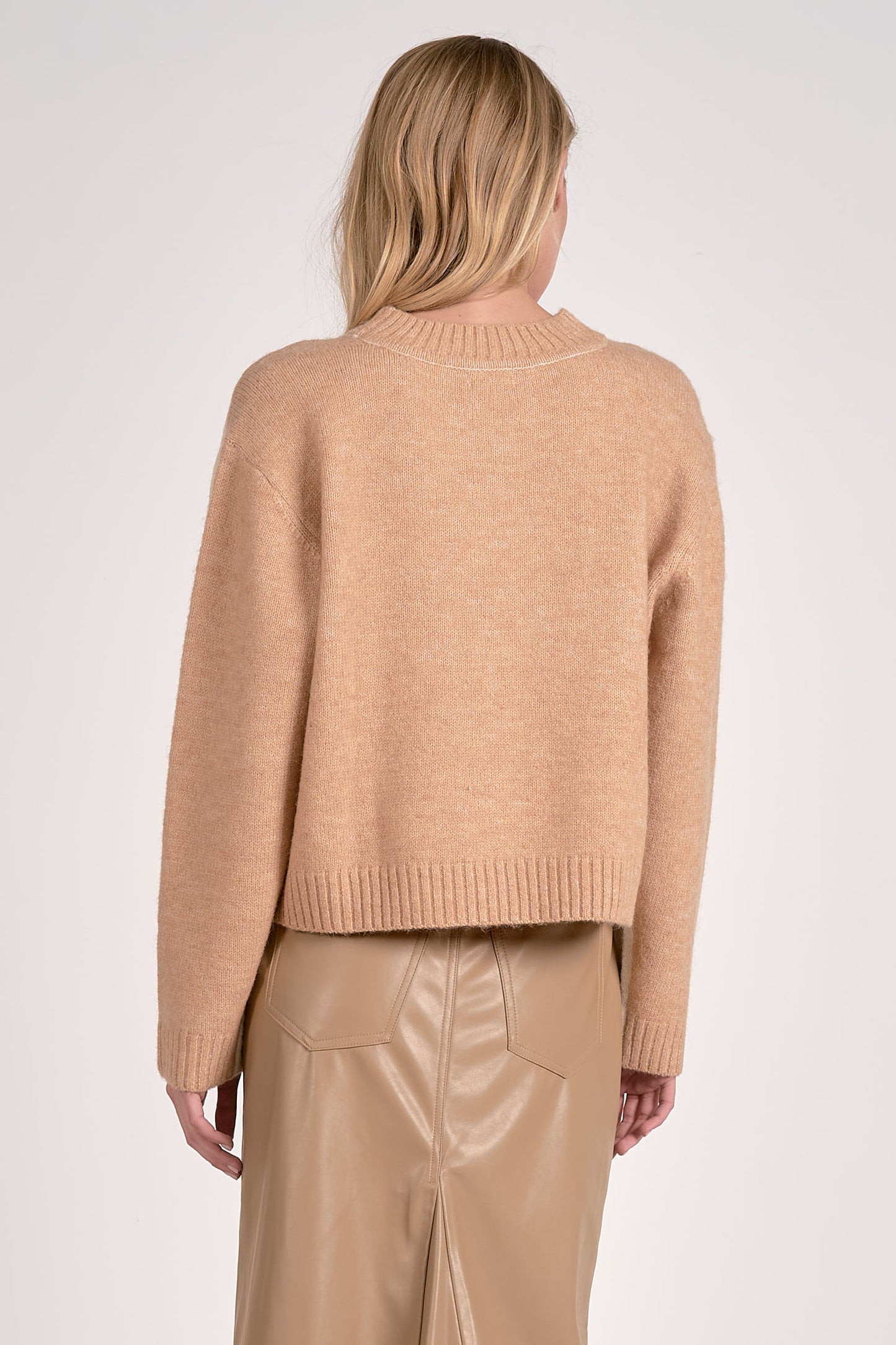 CREAM & TAN SWEATER
