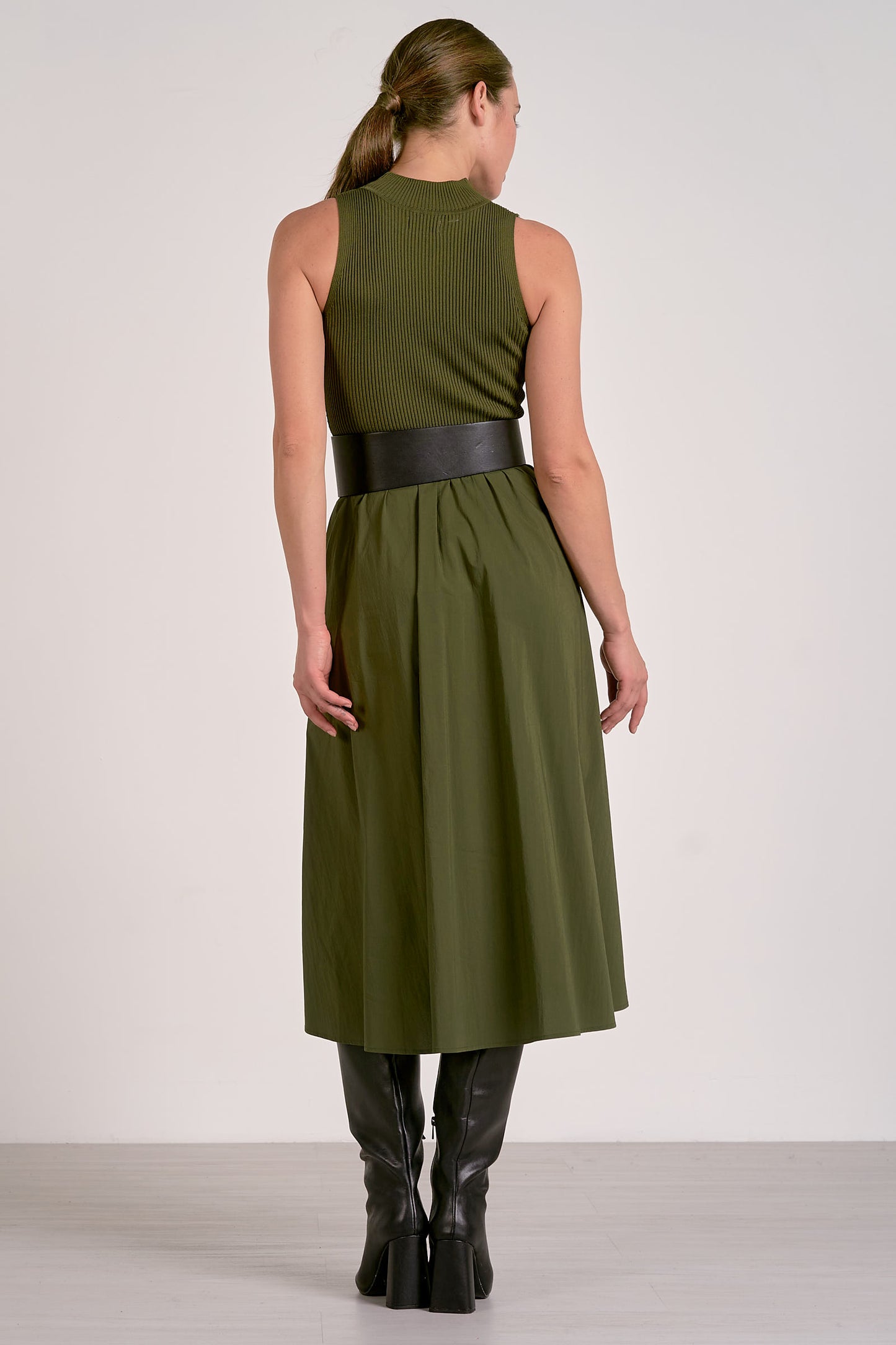 PINE SLEEVELESS DRESS