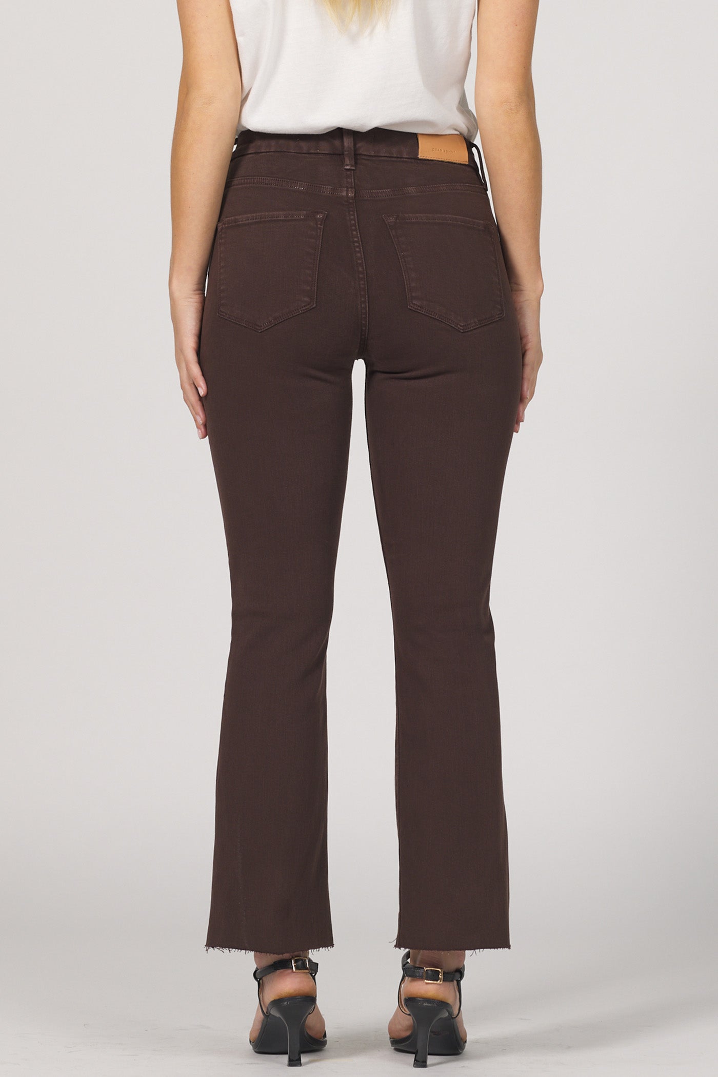 JEANNE DARK OAK JEANS