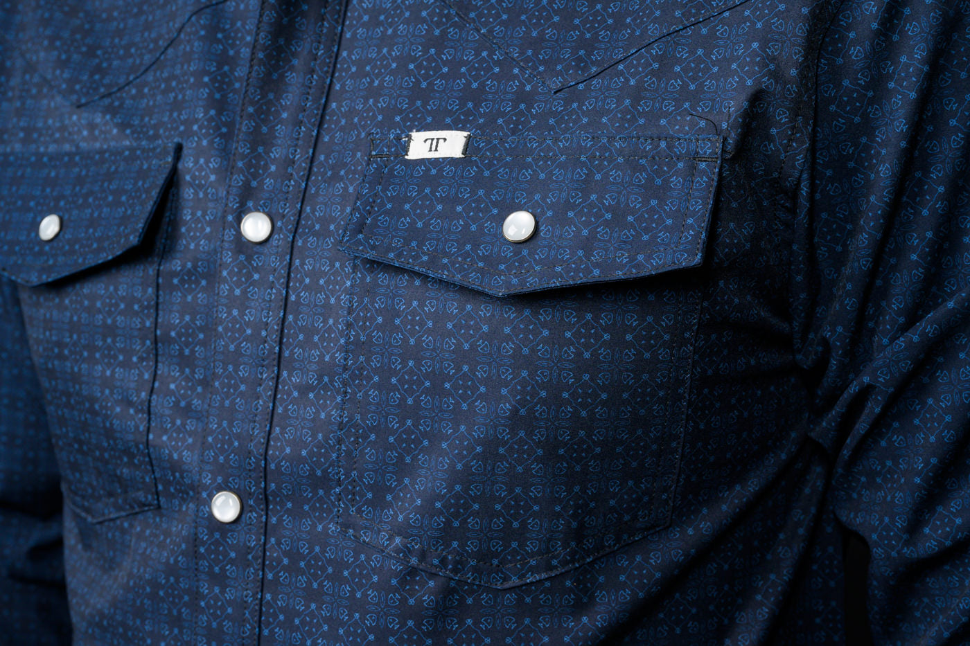 THE COLLIN LONG SLEEVE SHIRT