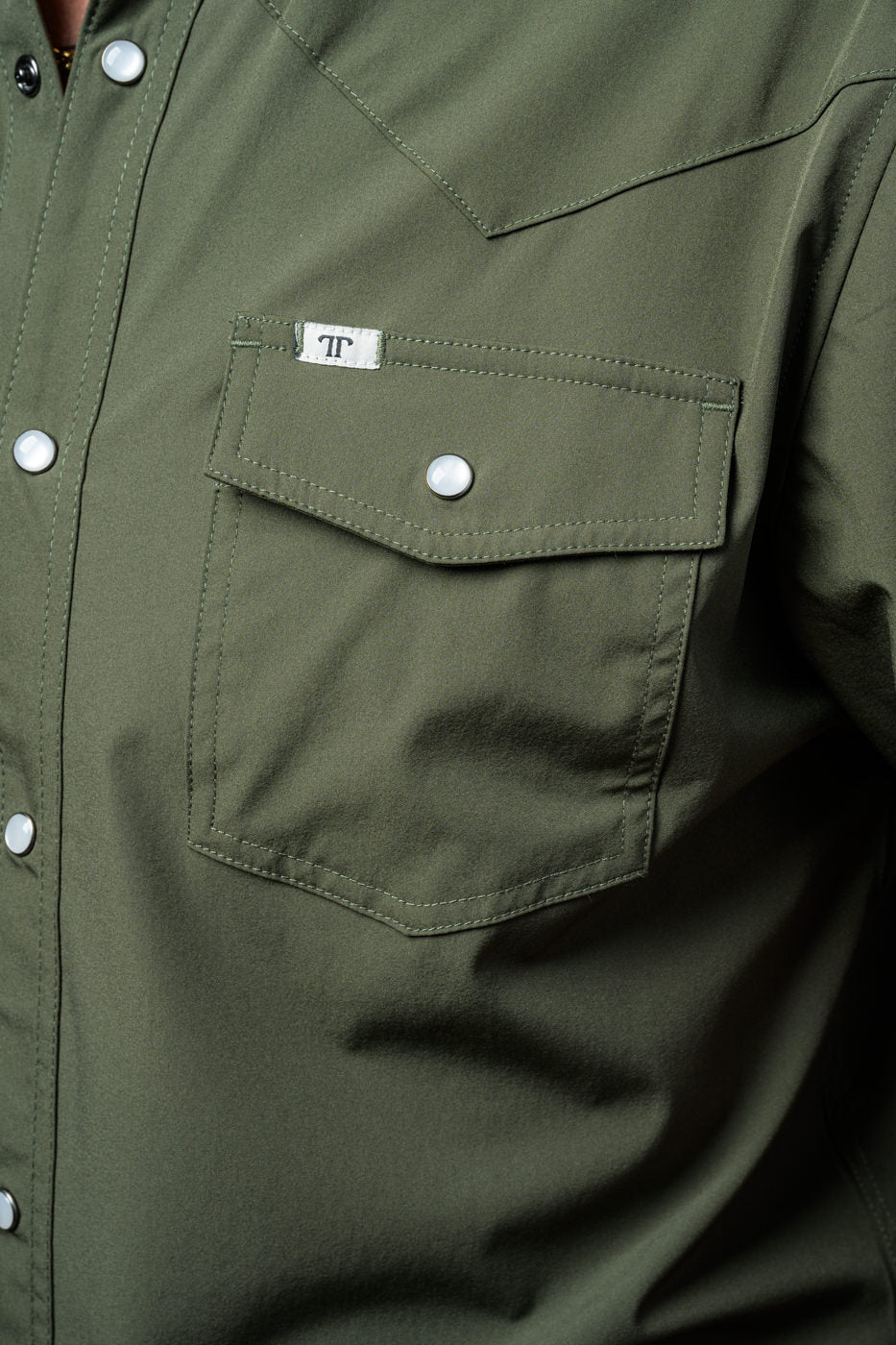 OLIVE SHORT SLEEVE SNAP SHIRT